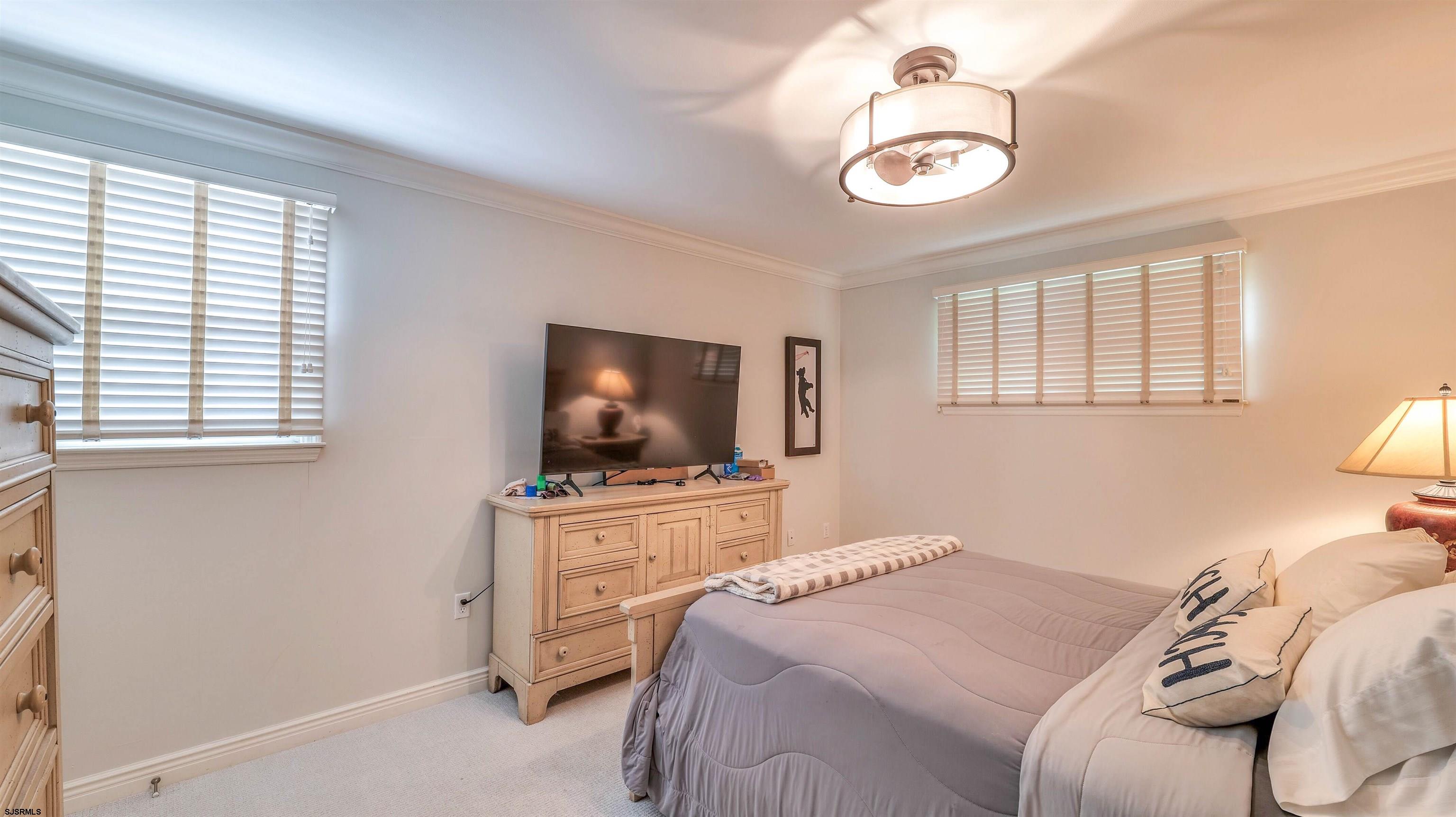 6 N Lancaster Avenue