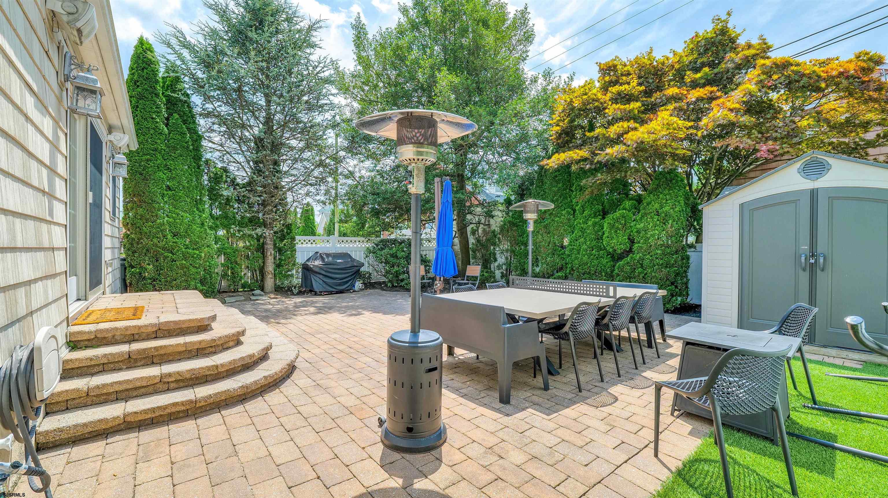 6 N Lancaster Avenue