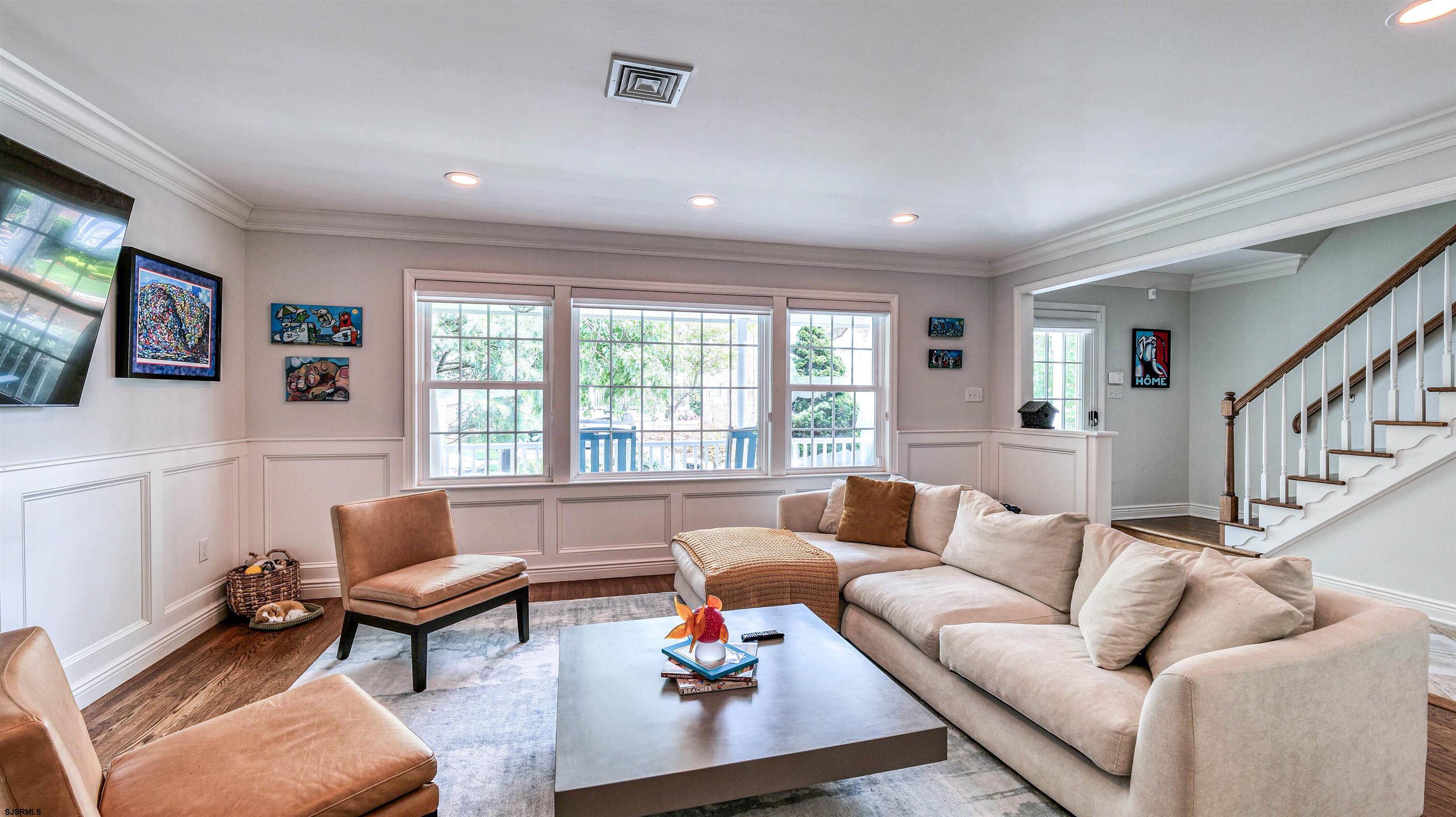 6 N Lancaster Avenue