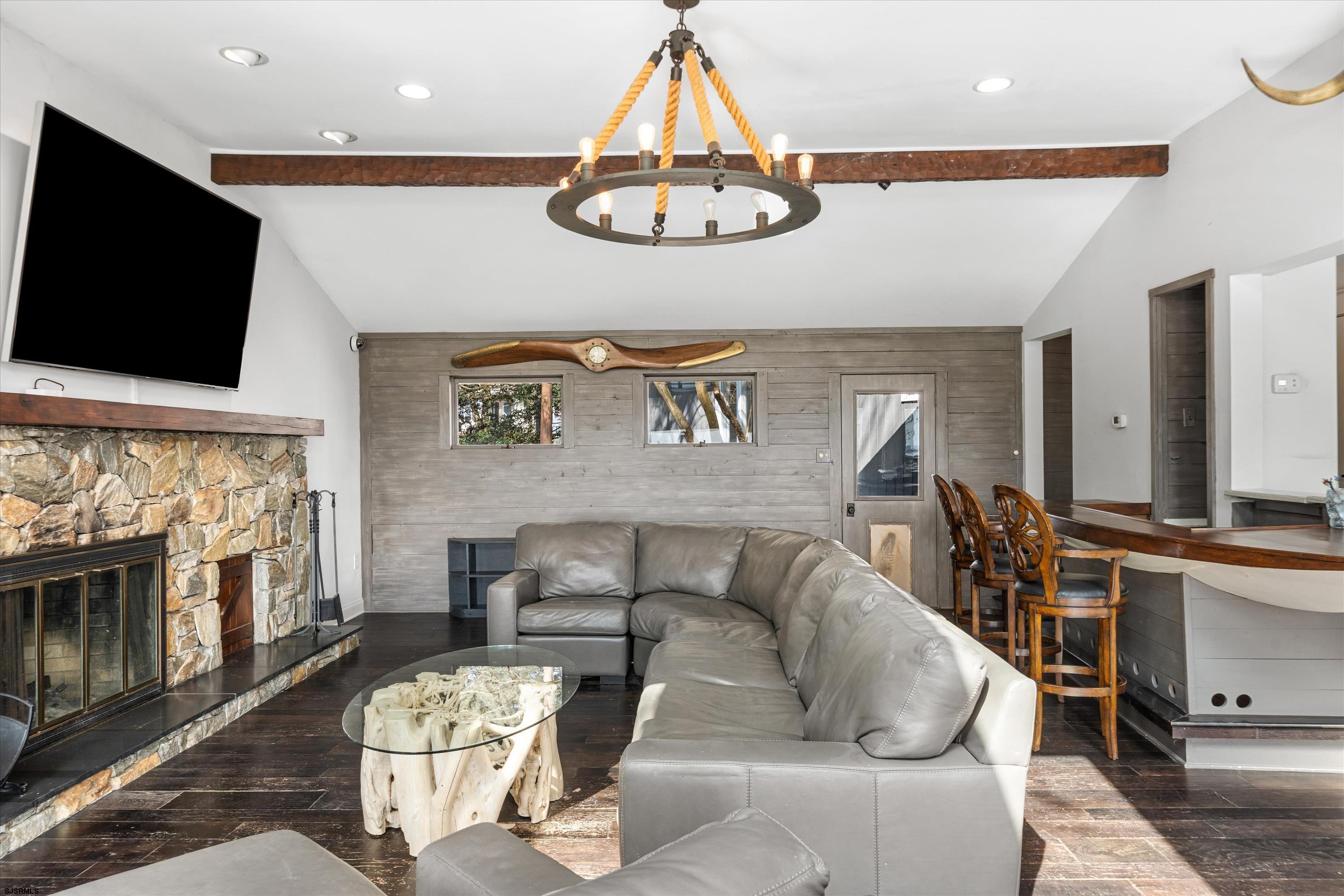 229 Landing Ln