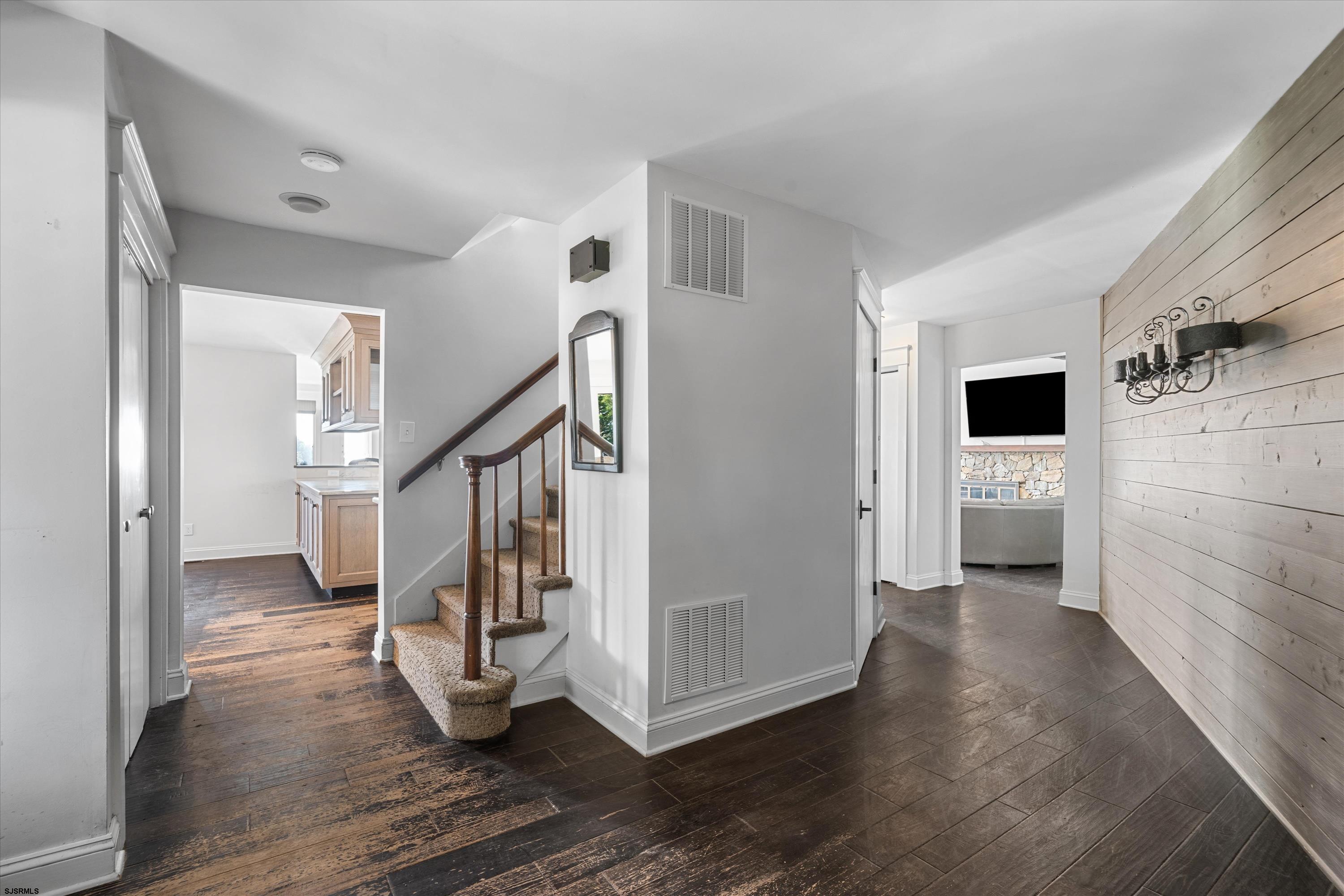 229 Landing Ln