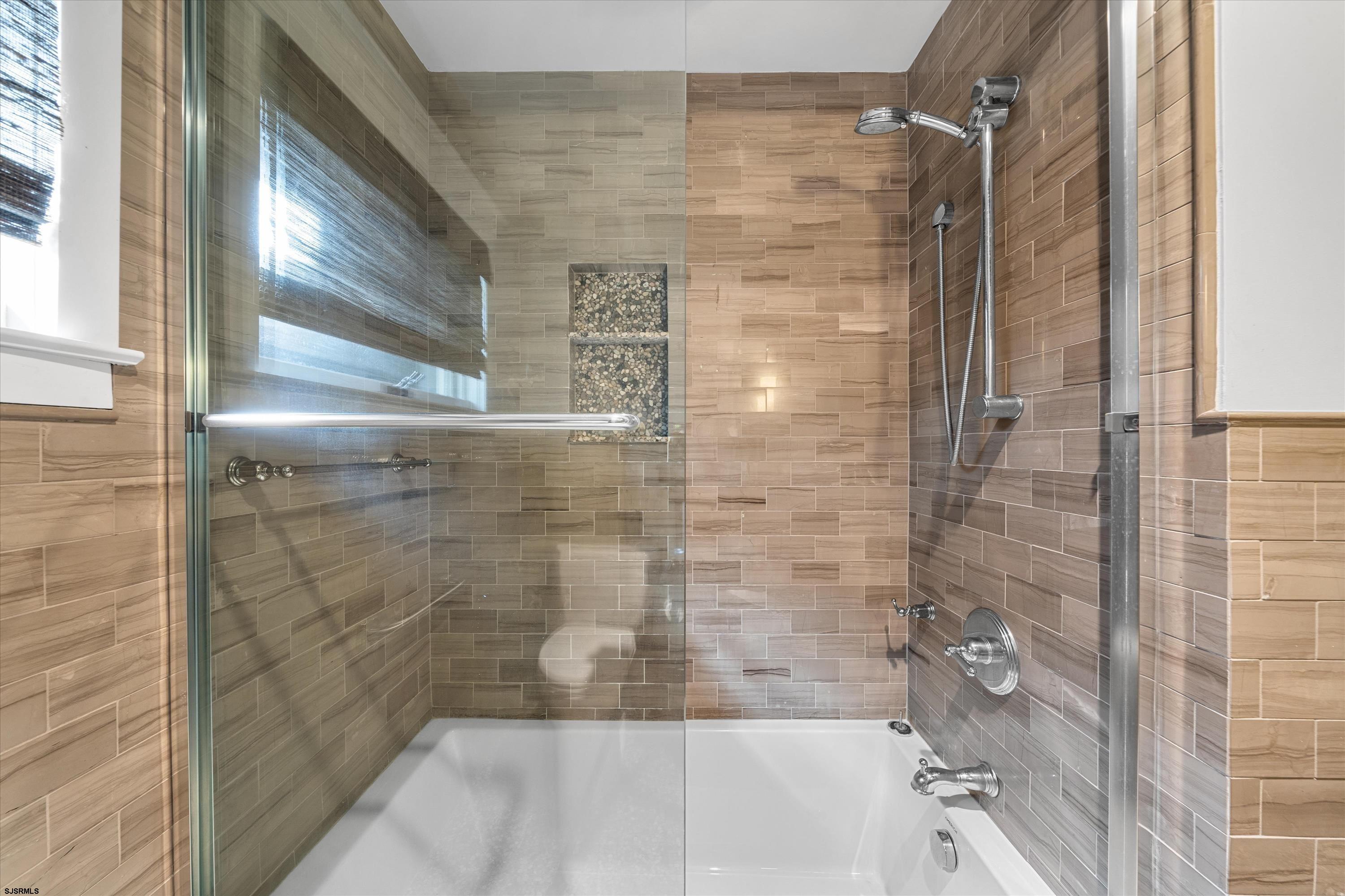 229 Landing Ln