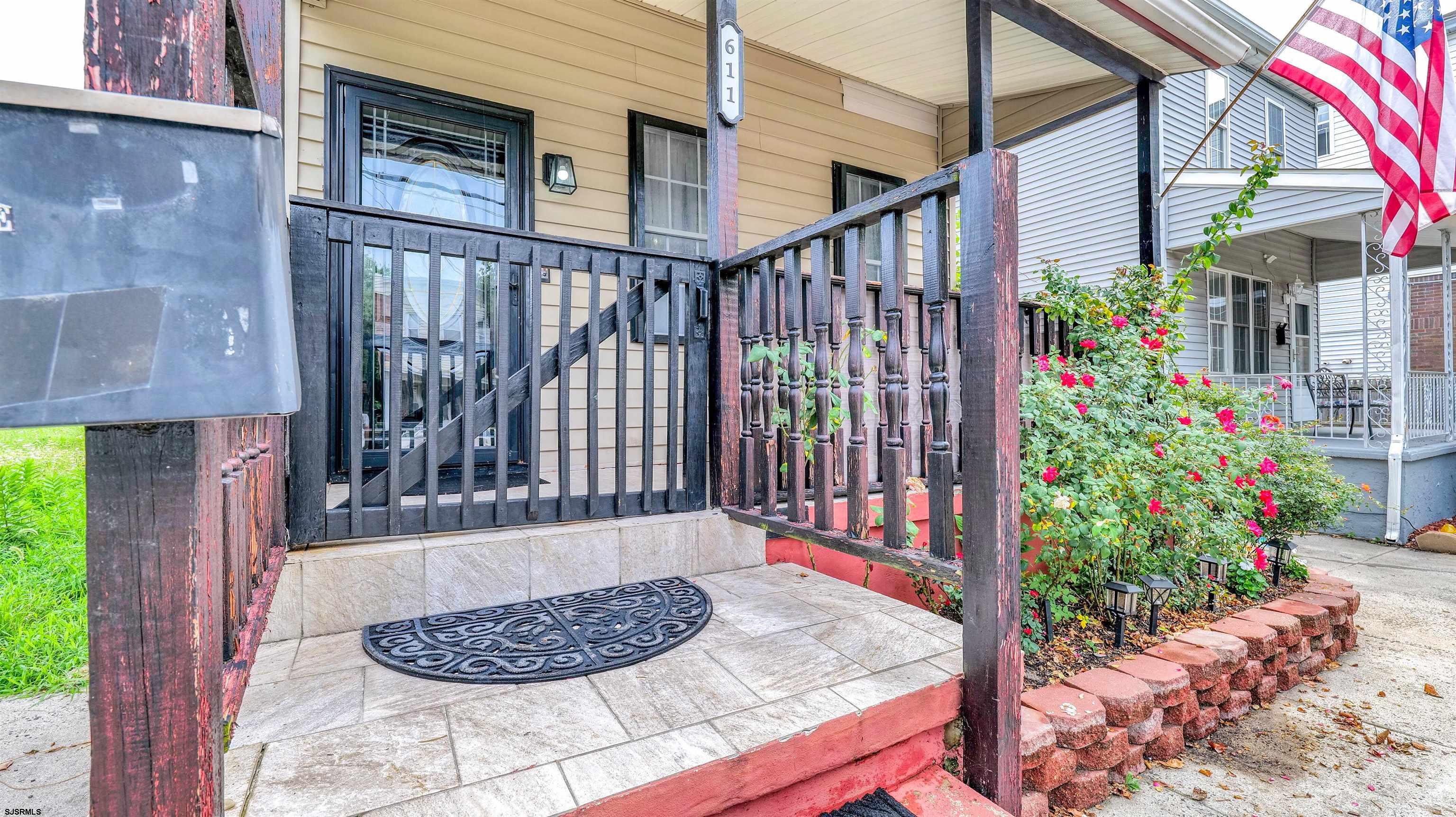 611 N Indiana Avenue - Picture 1