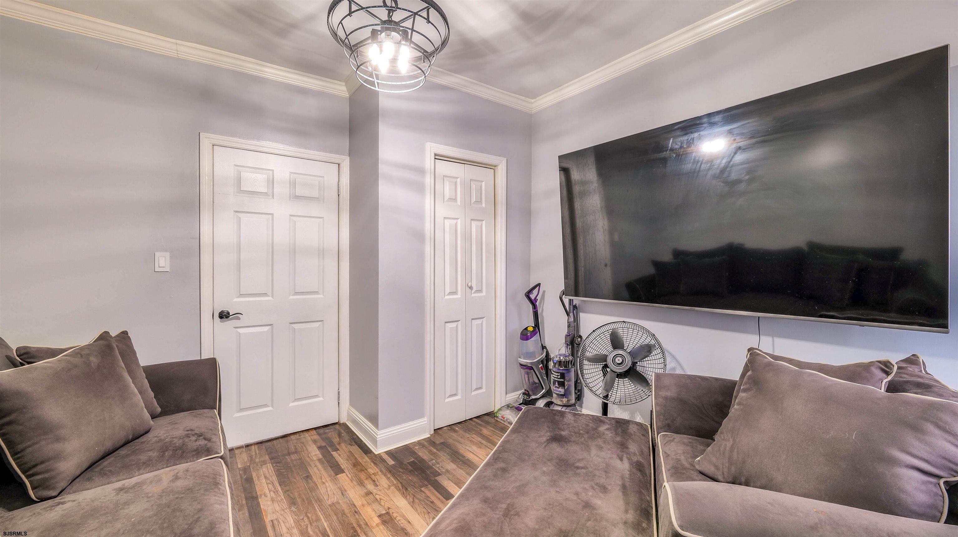 611 N Indiana Avenue