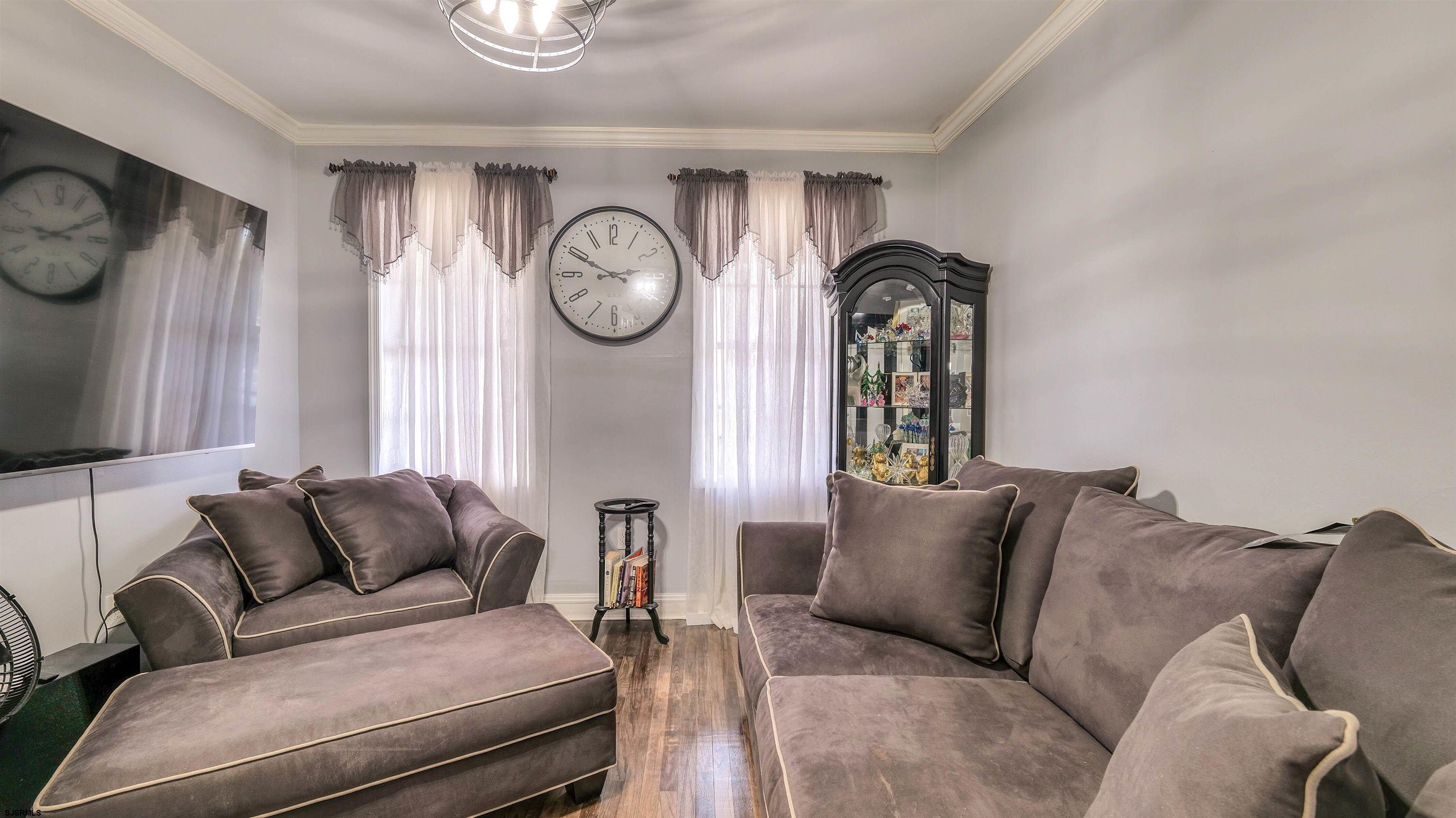 611 N Indiana Avenue