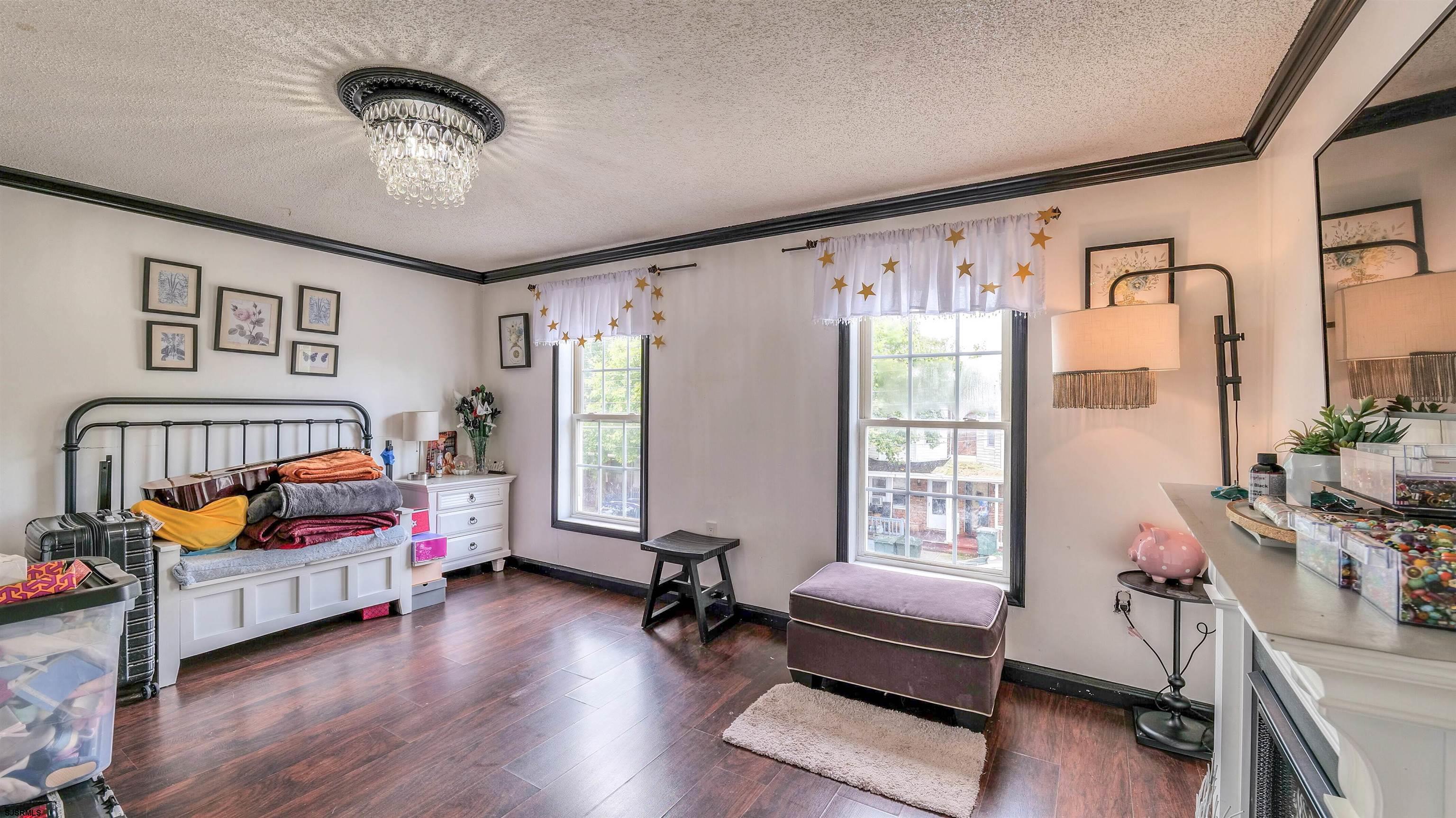 611 N Indiana Avenue