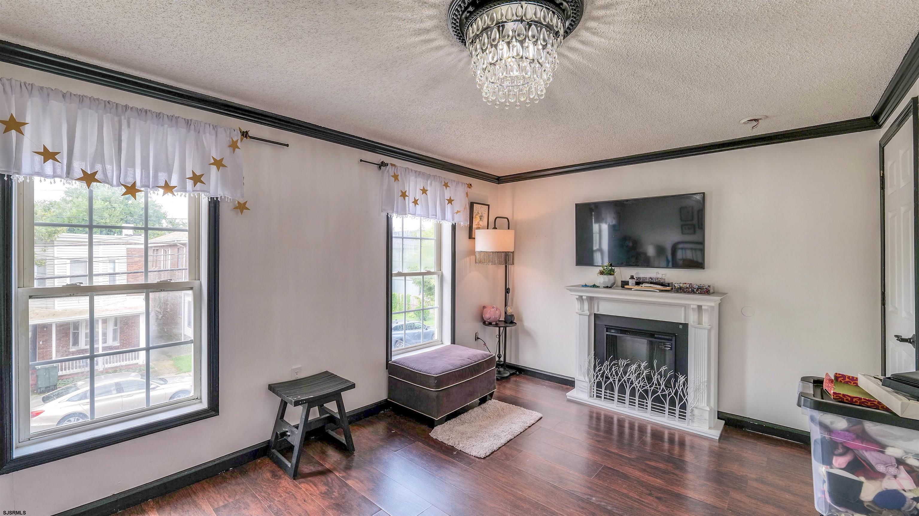 611 N Indiana Avenue