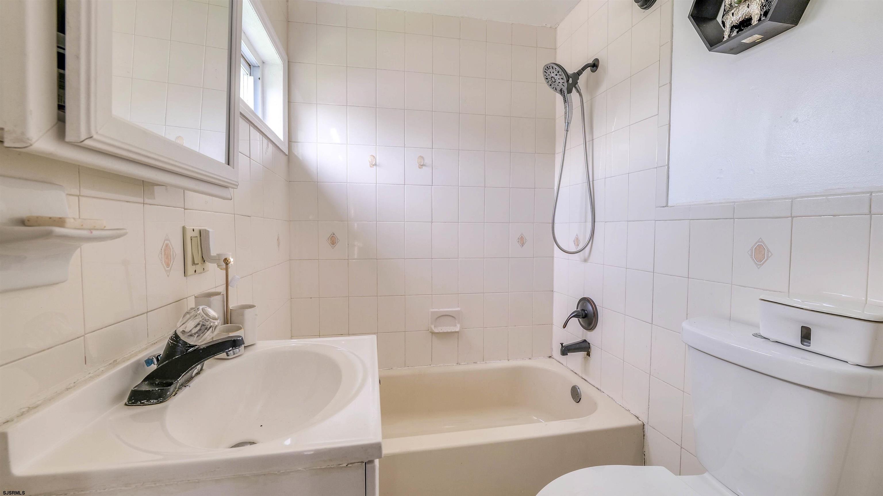 611 N Indiana Avenue