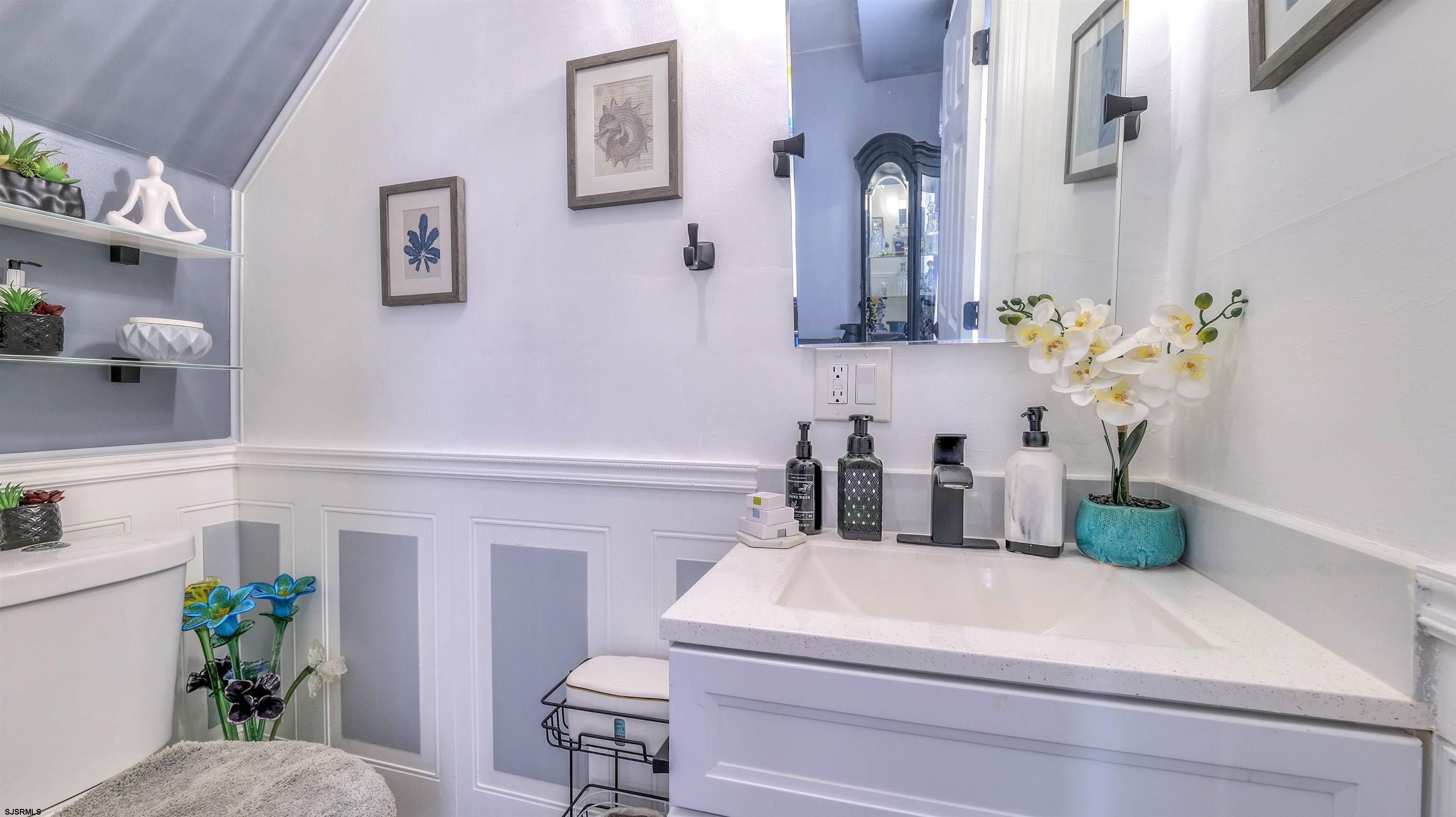 611 N Indiana Avenue