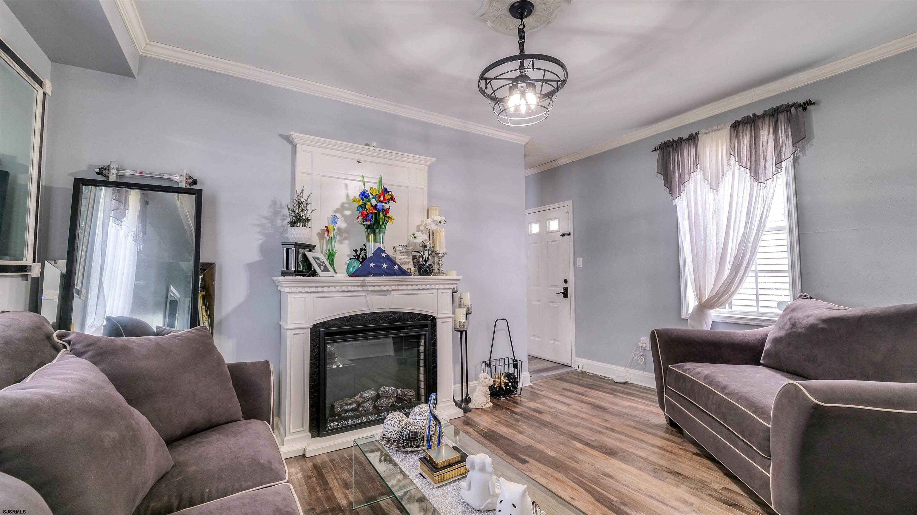 611 N Indiana Avenue