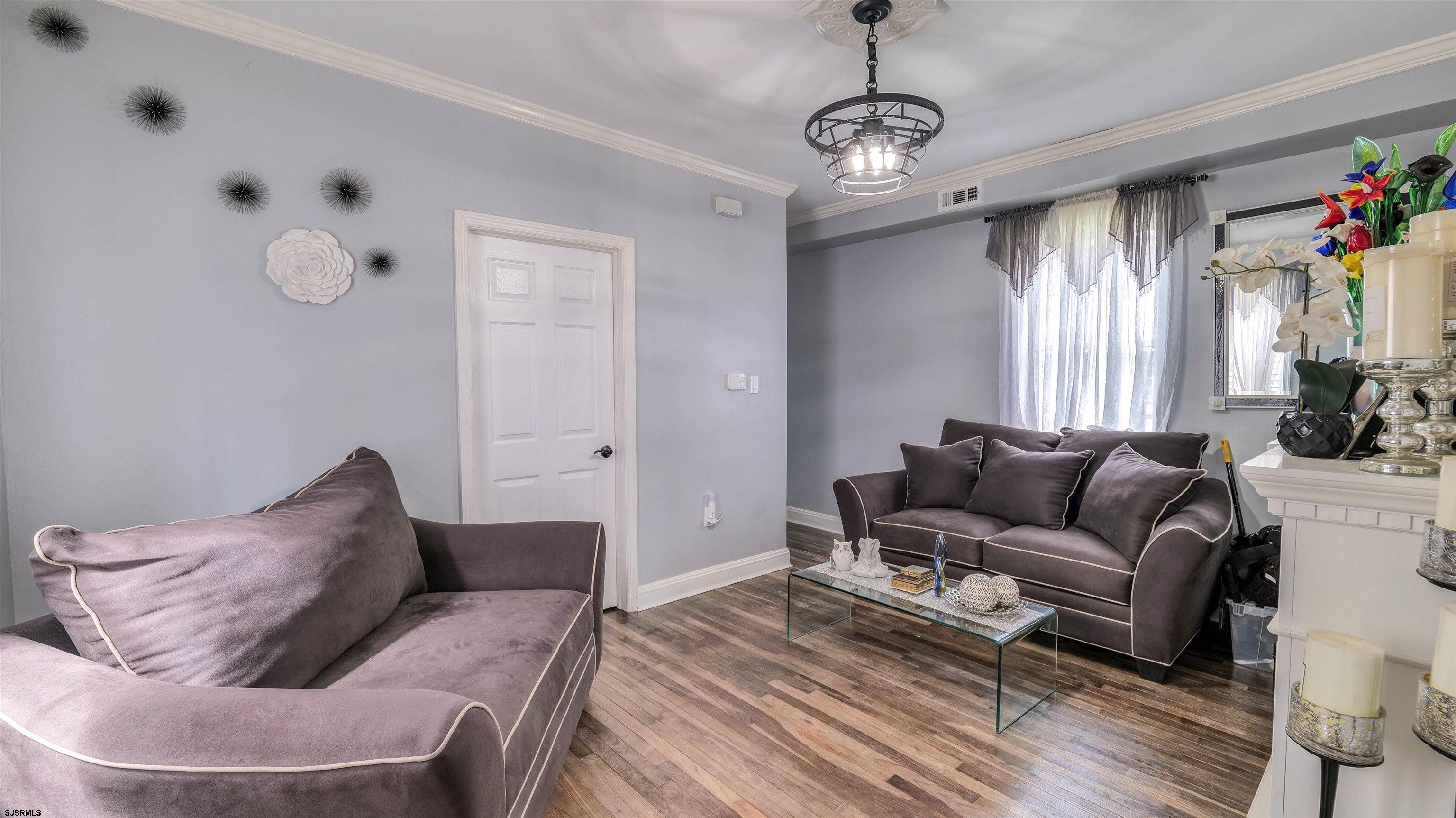 611 N Indiana Avenue