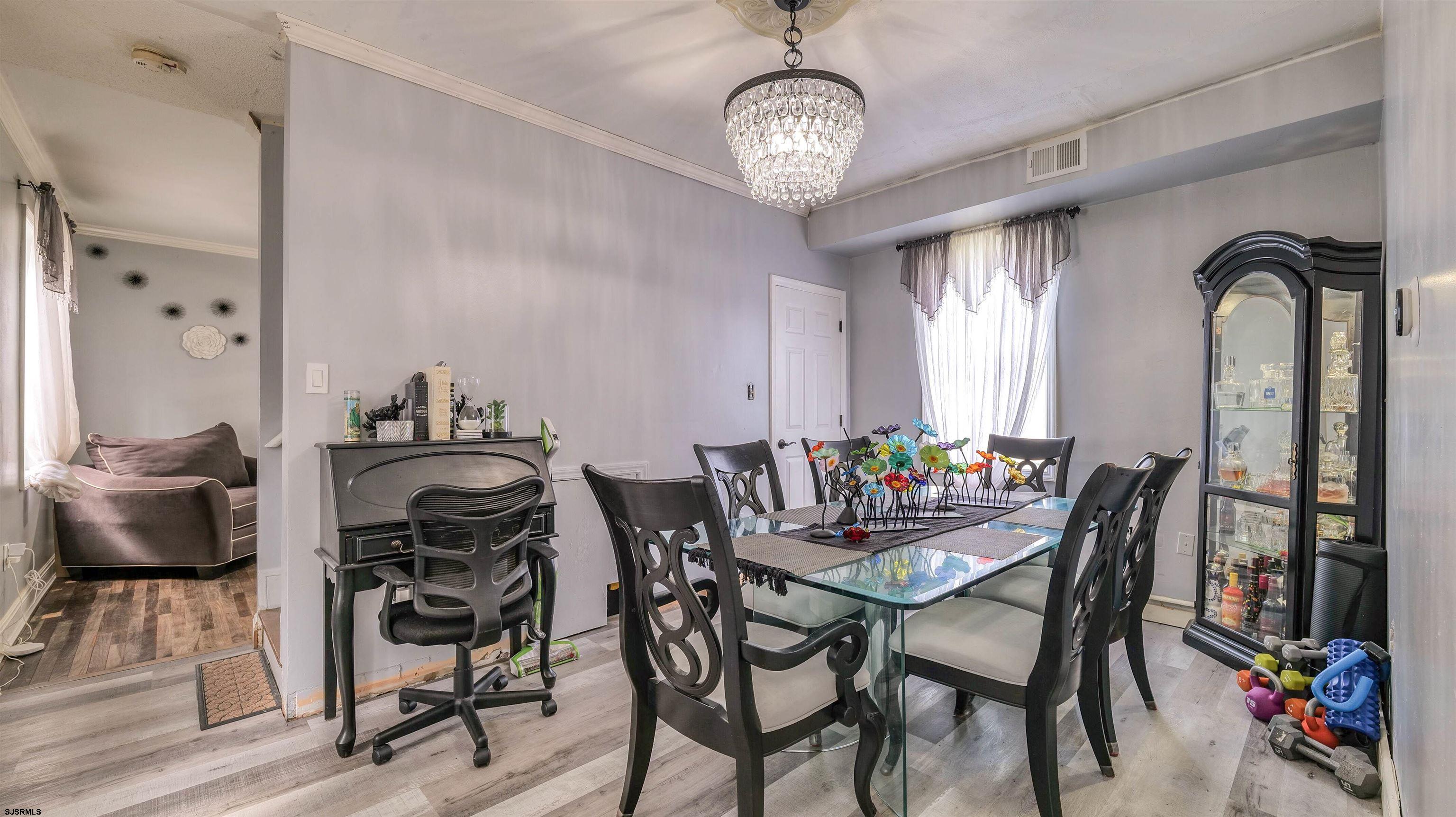 611 N Indiana Avenue