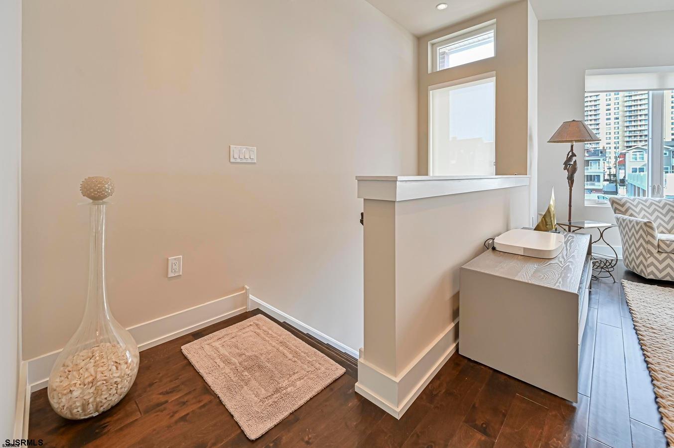 112 S Weymouth Avenue - Picture 1
