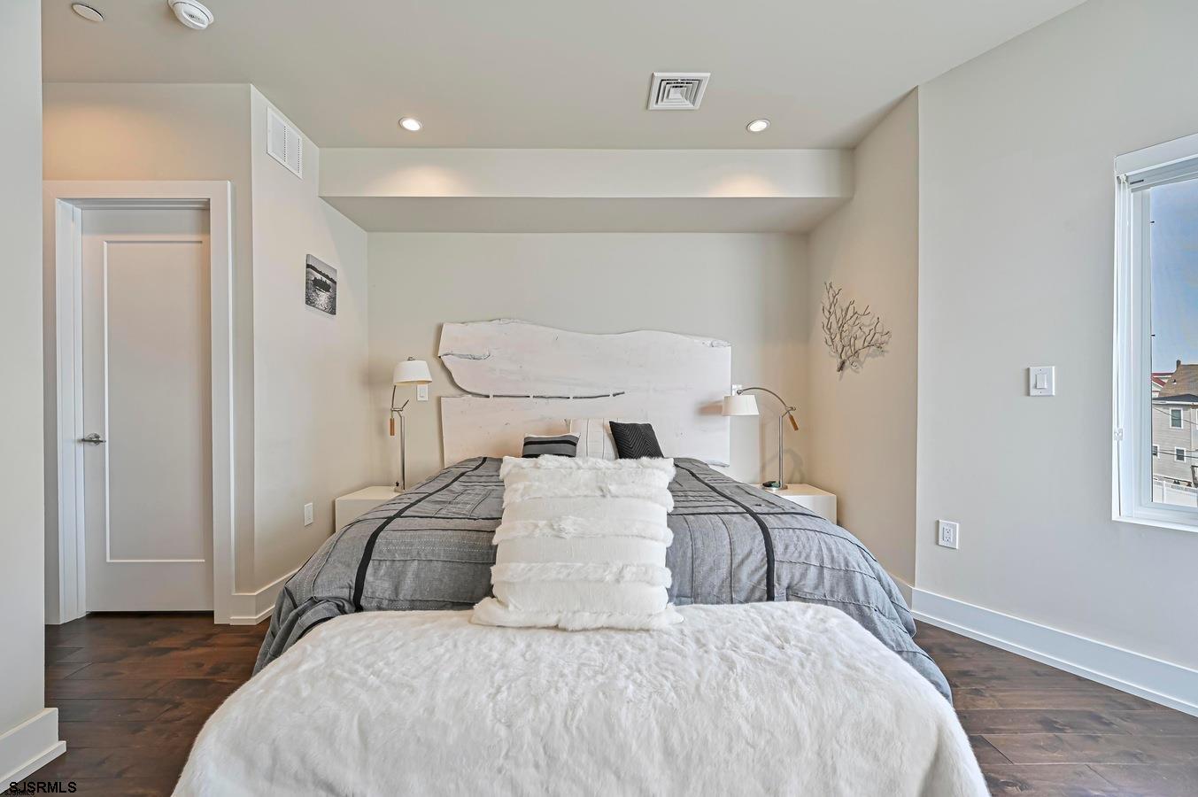 112 S Weymouth Avenue
