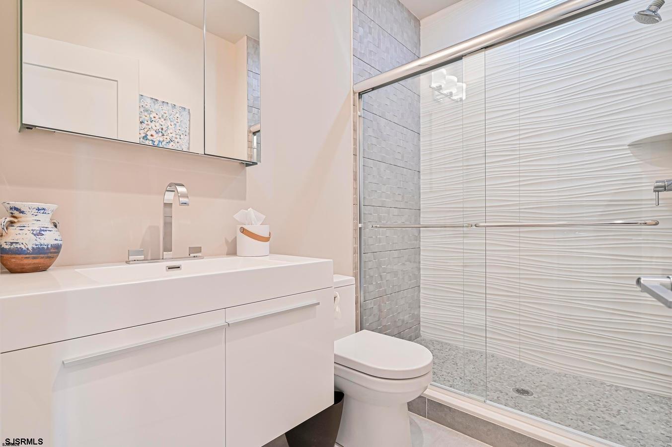 112 S Weymouth Avenue
