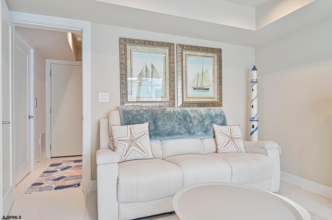 112 S Weymouth Avenue