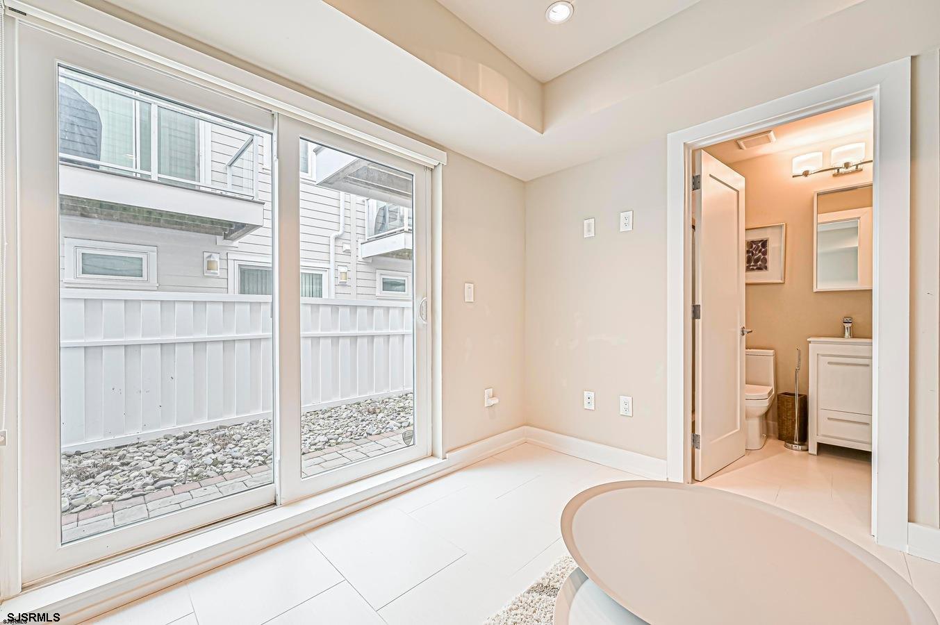 112 S Weymouth Avenue
