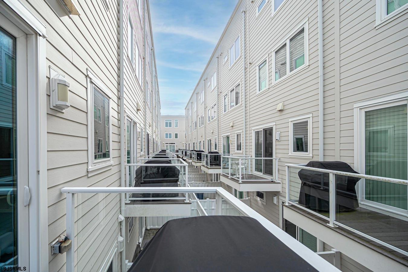 112 S Weymouth Avenue
