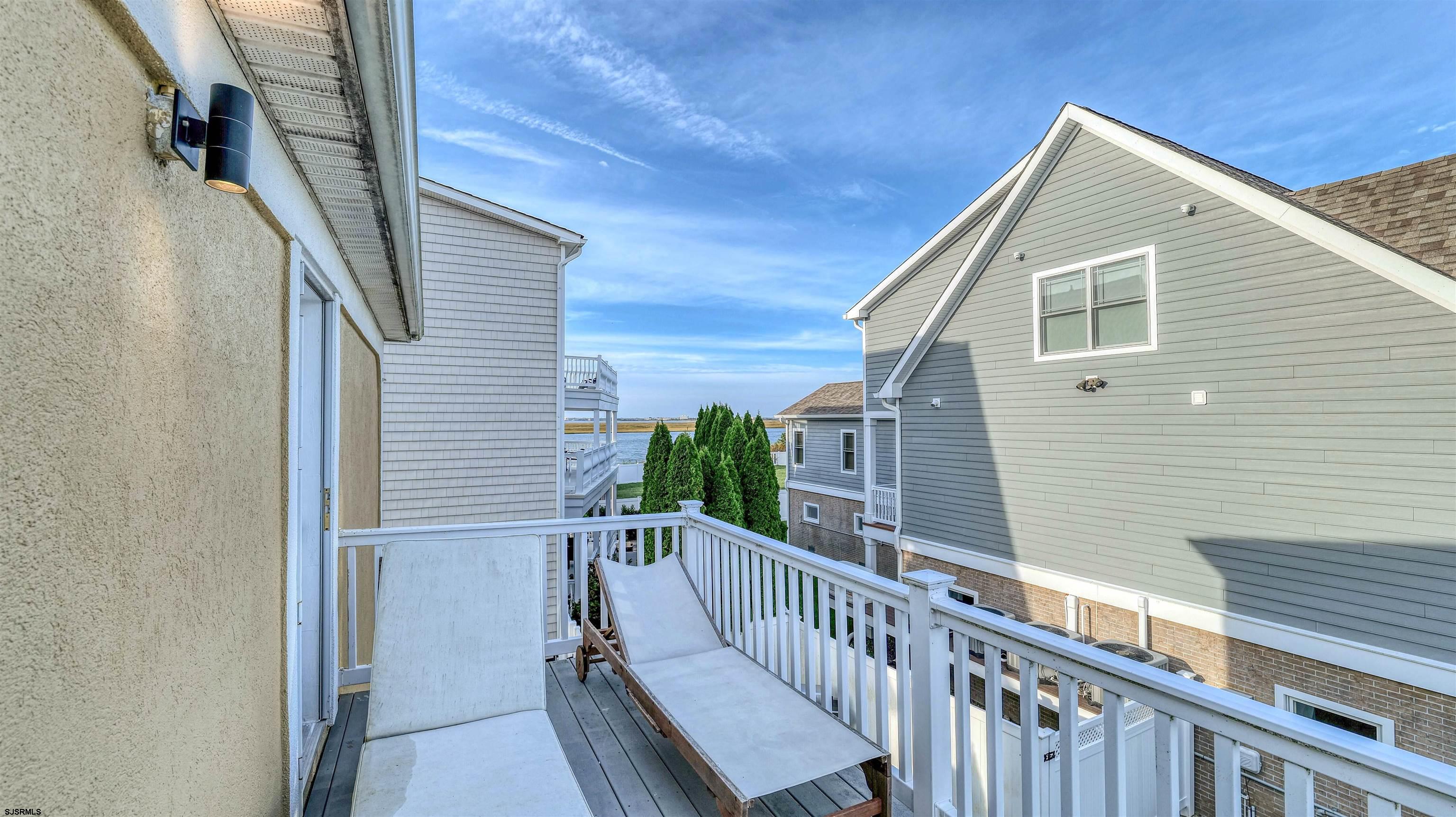 909 N BURGHLEY Avenue