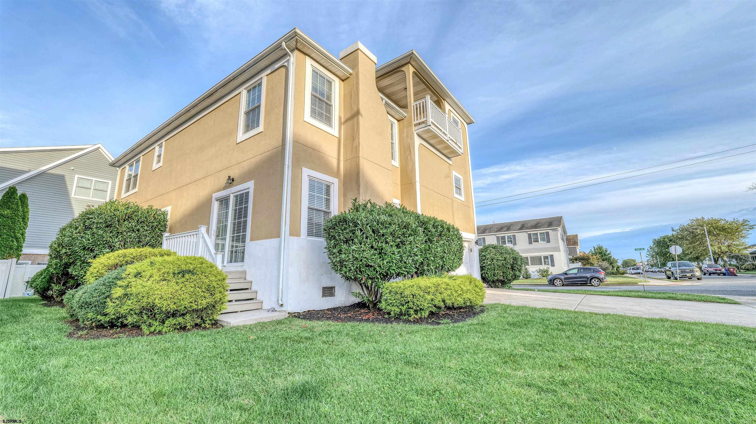 909 N BURGHLEY Avenue