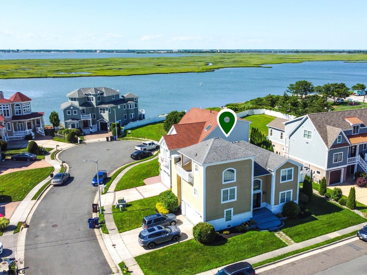 909 N BURGHLEY Avenue