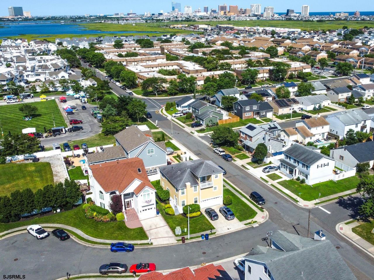 909 N BURGHLEY Avenue