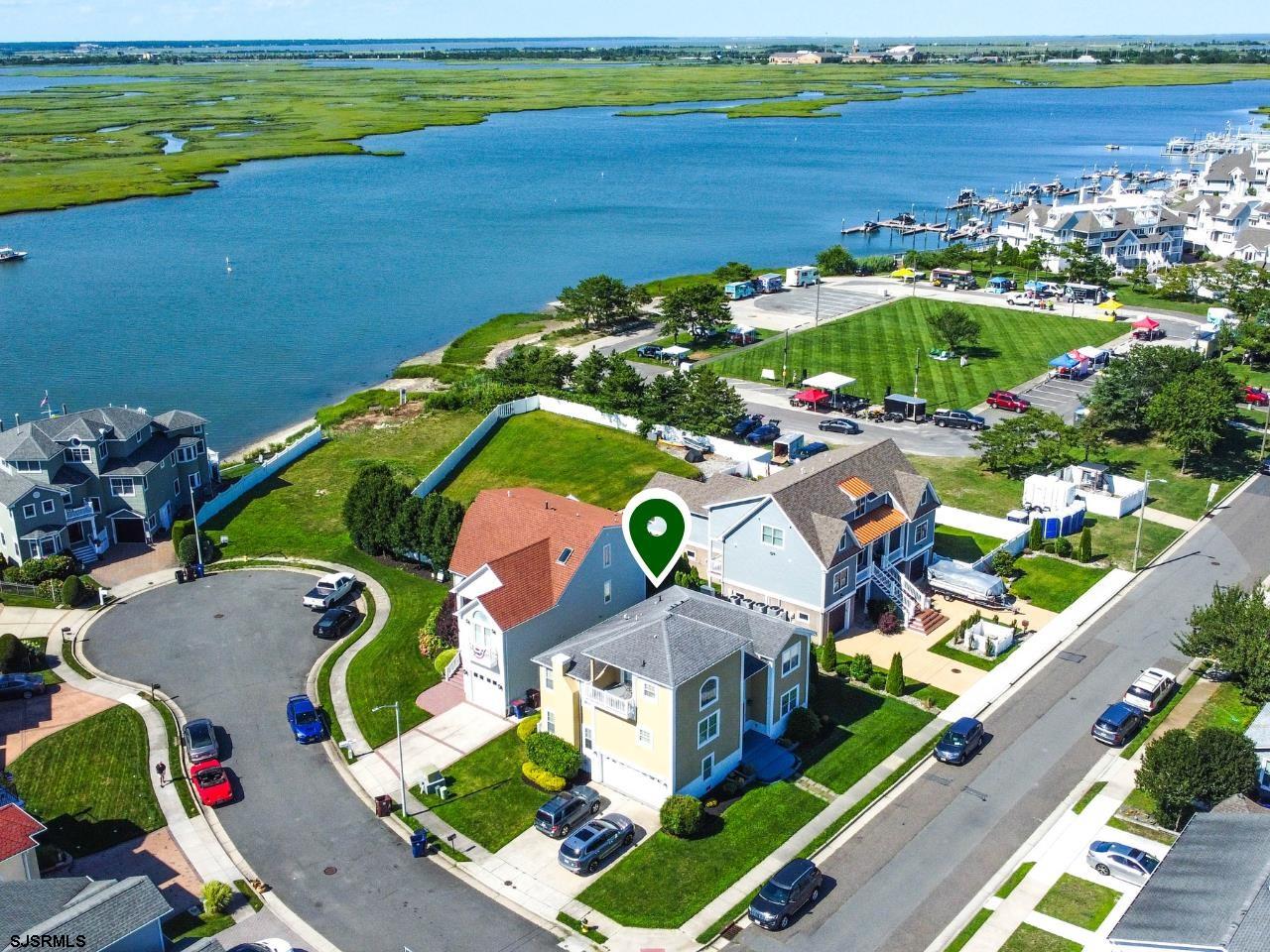 909 N BURGHLEY Avenue