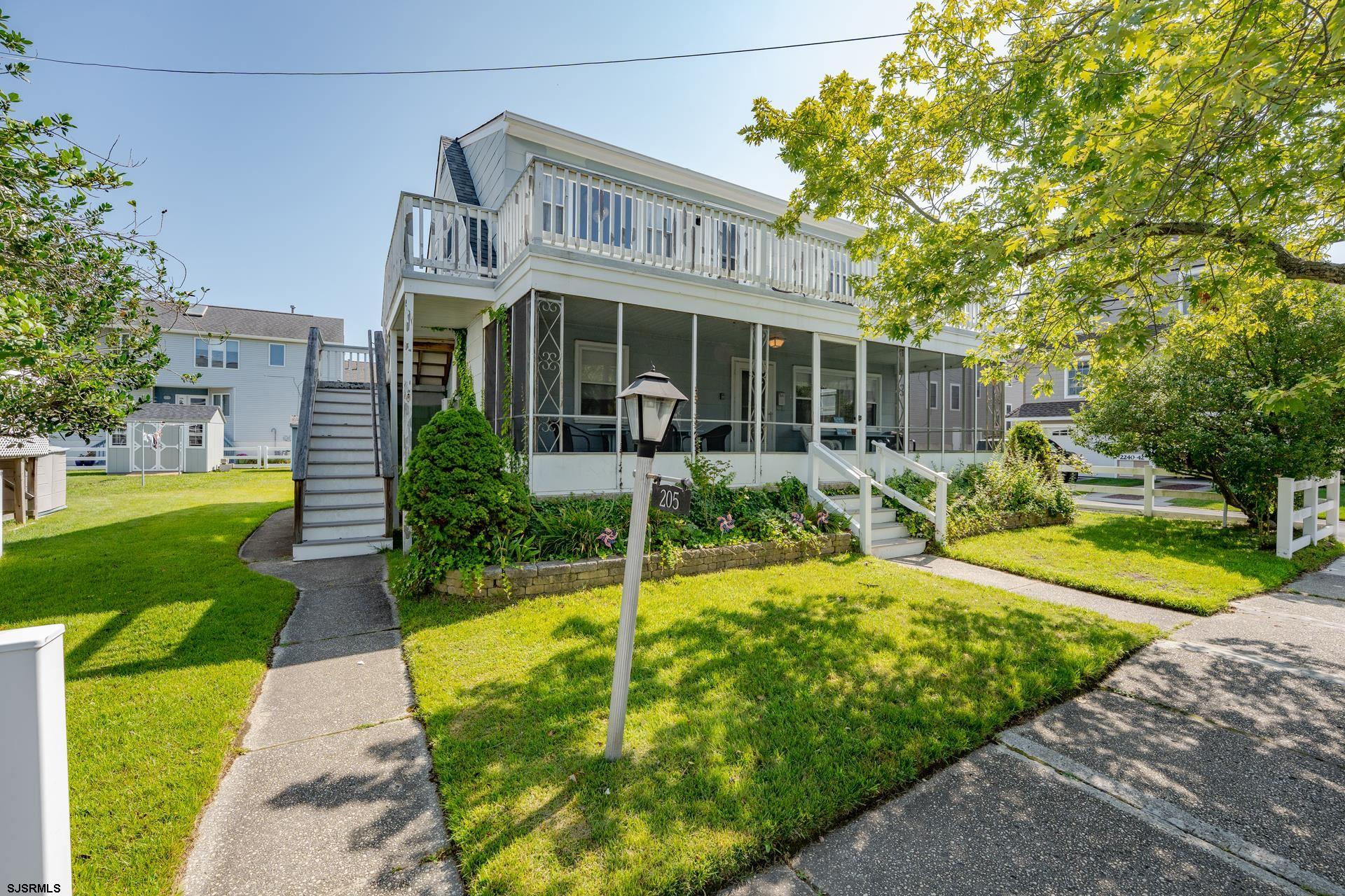 205 23rd St - Picture 2