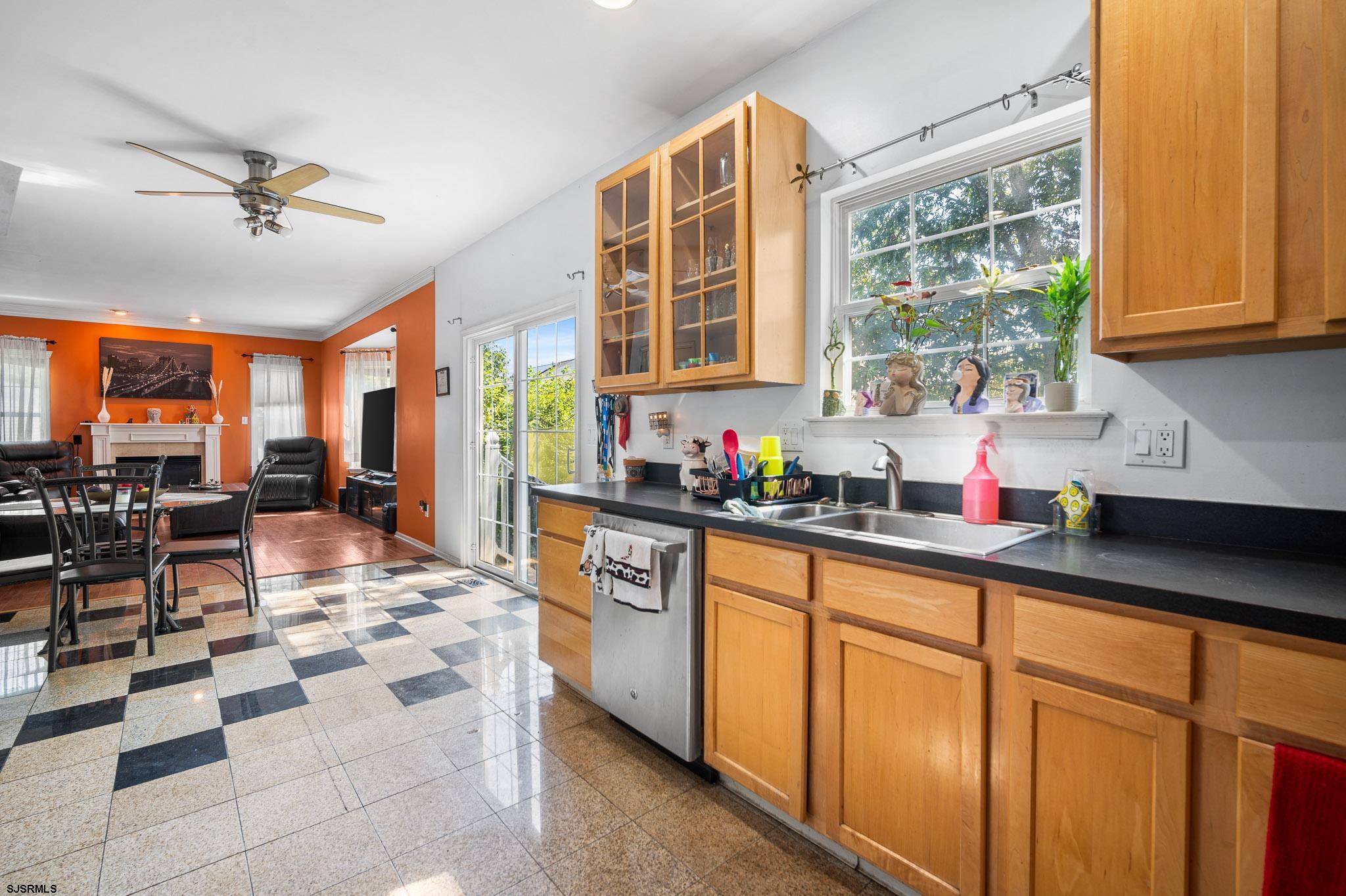 105 Cromwell Ct