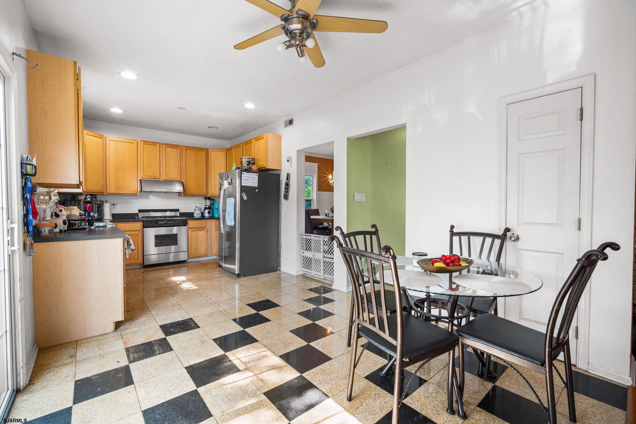 105 Cromwell Ct