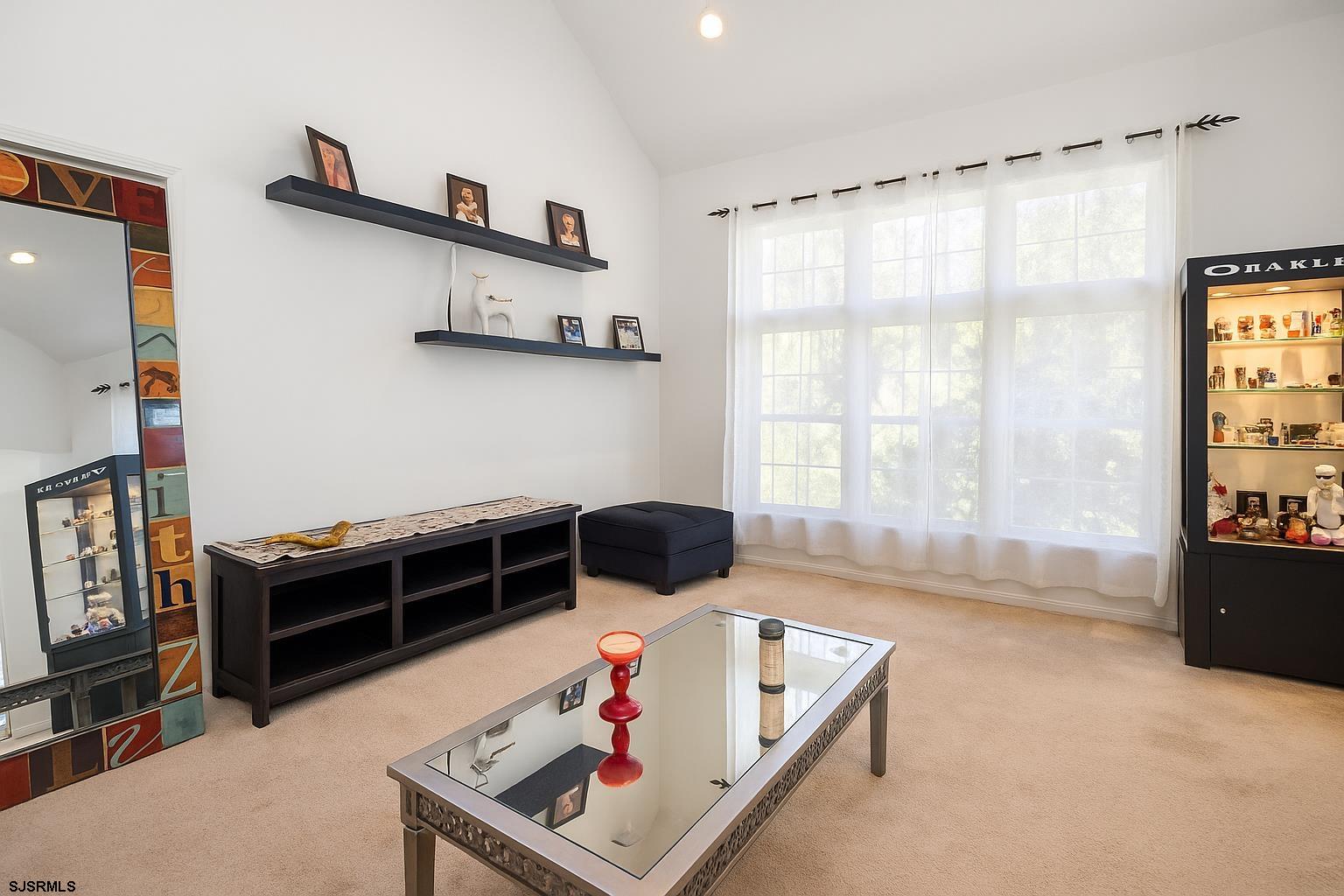 105 Cromwell Ct - Picture 4