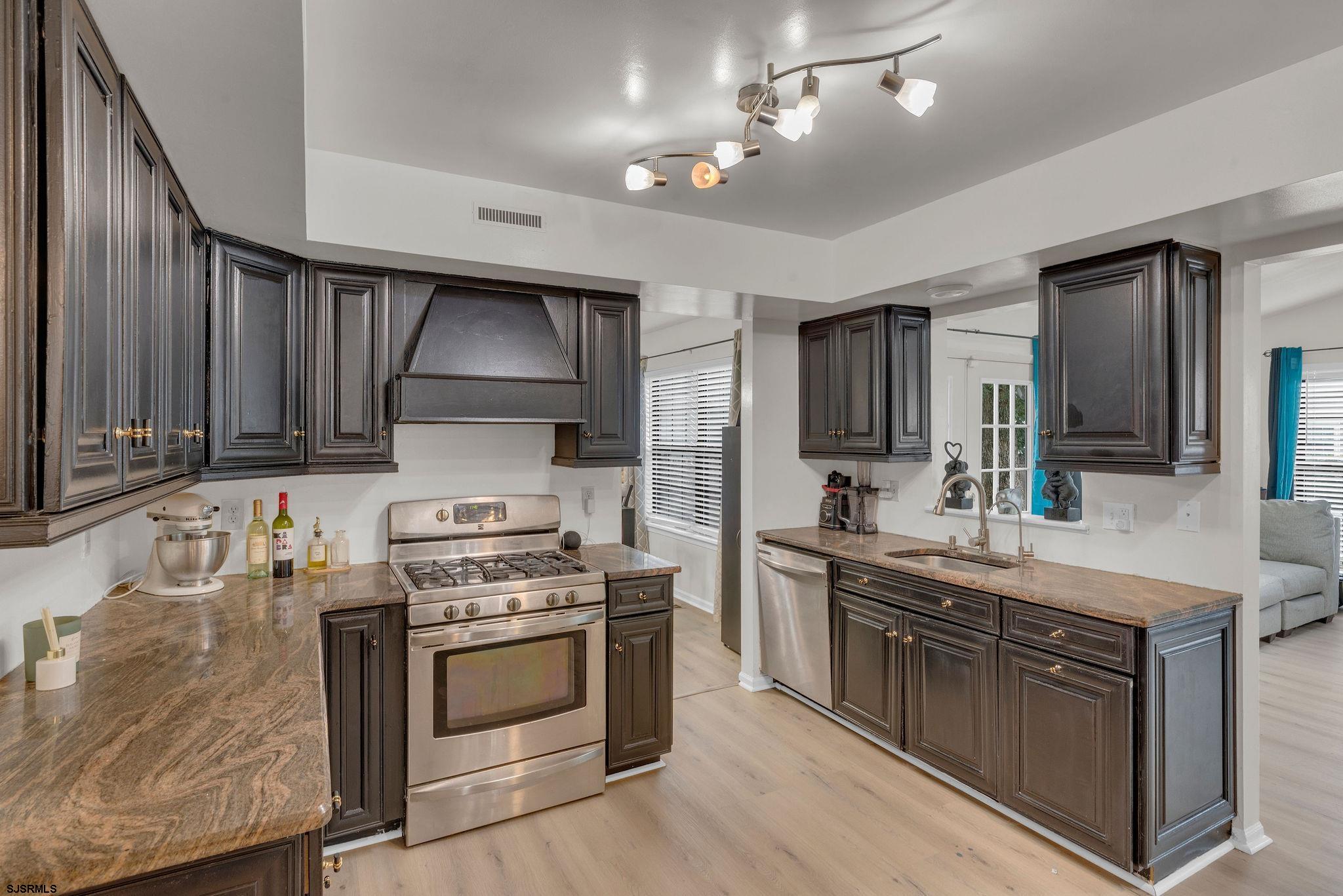 6140 Robin Dr Dr - Picture 1