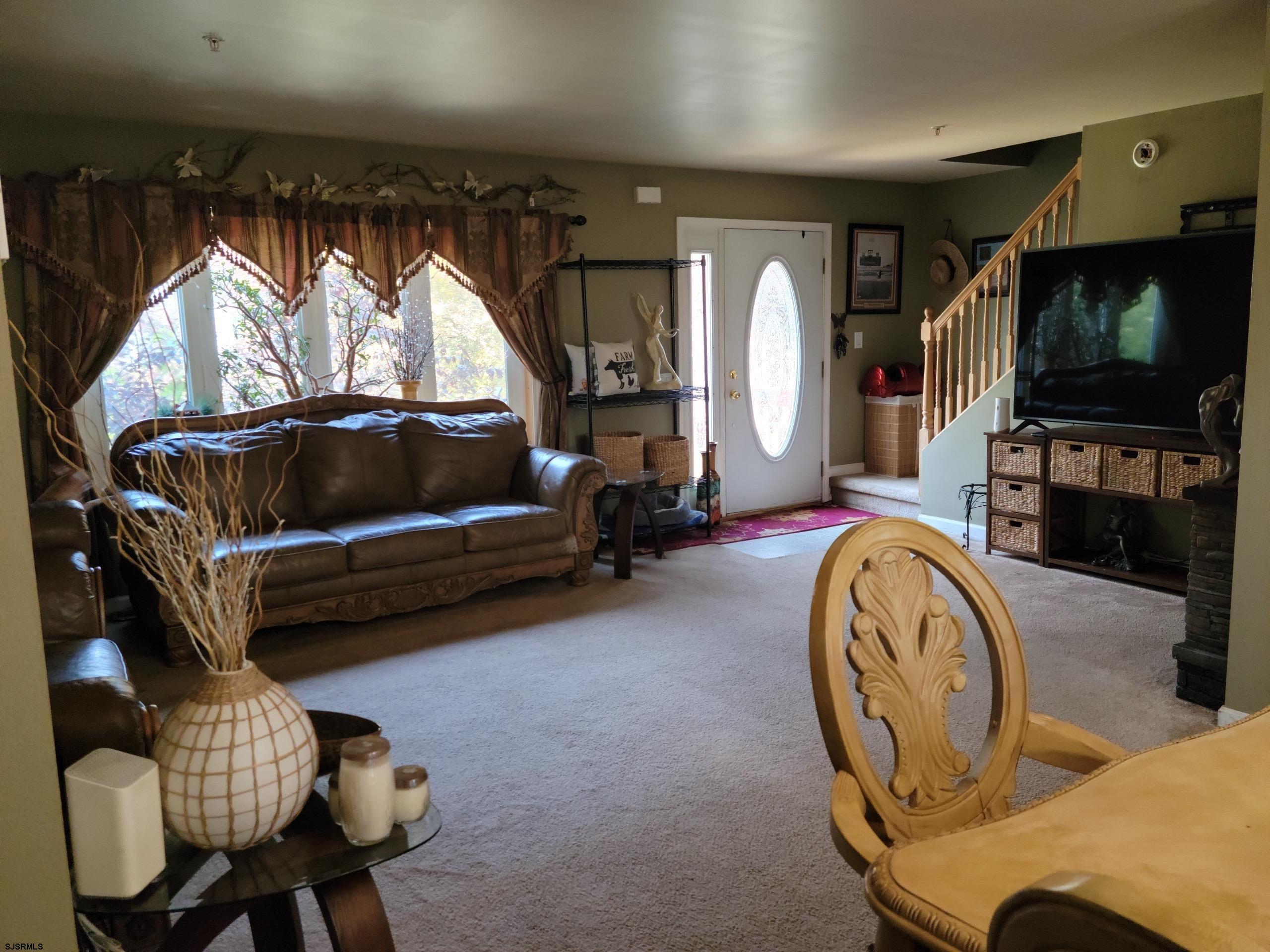 200 Sycamore Avenue - Picture 1