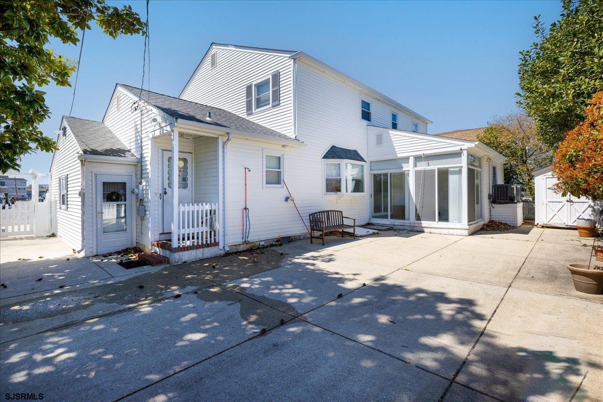 8508 Wellington Avenue - Picture 2
