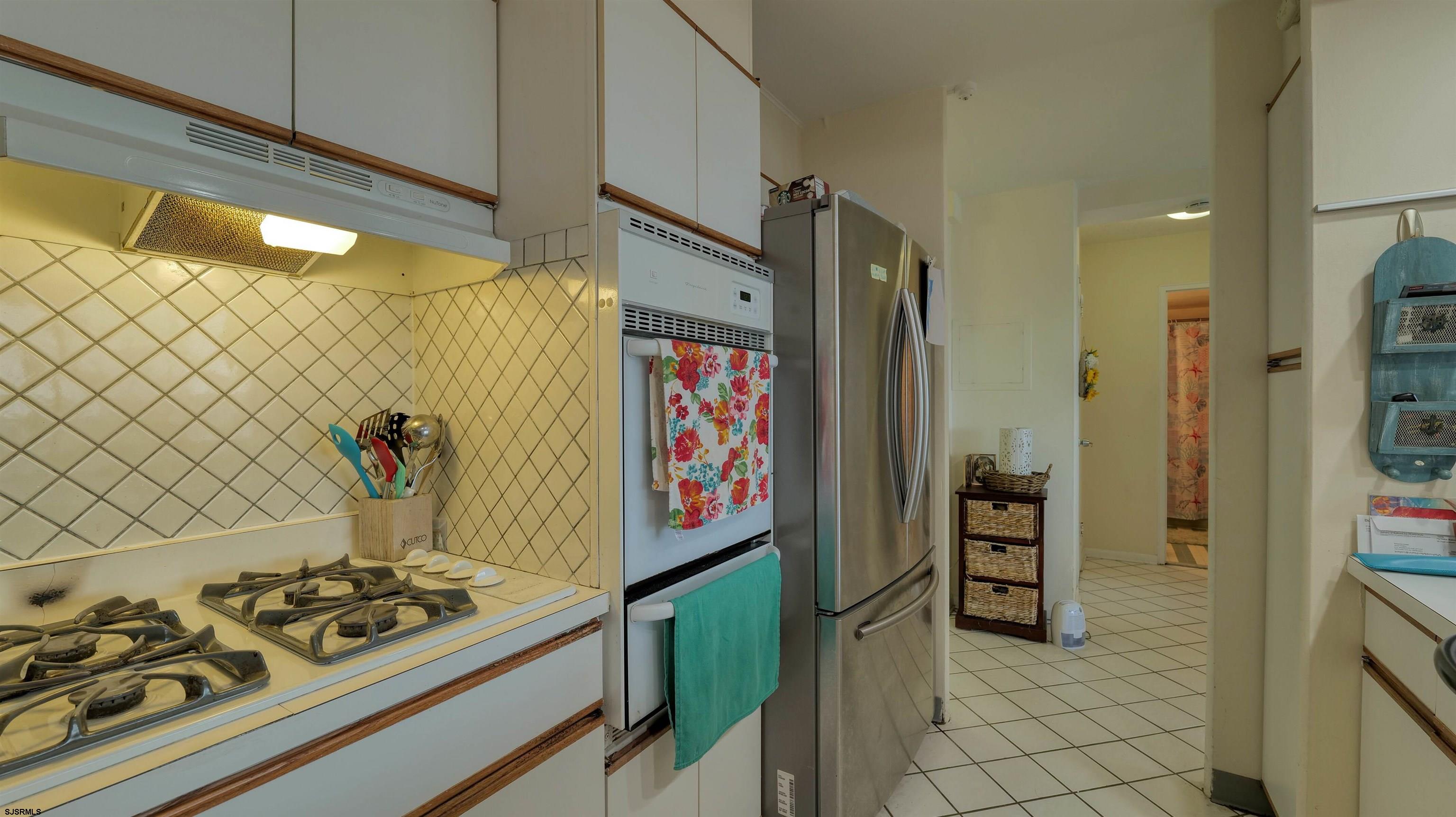 6101 Monmouth Avenue