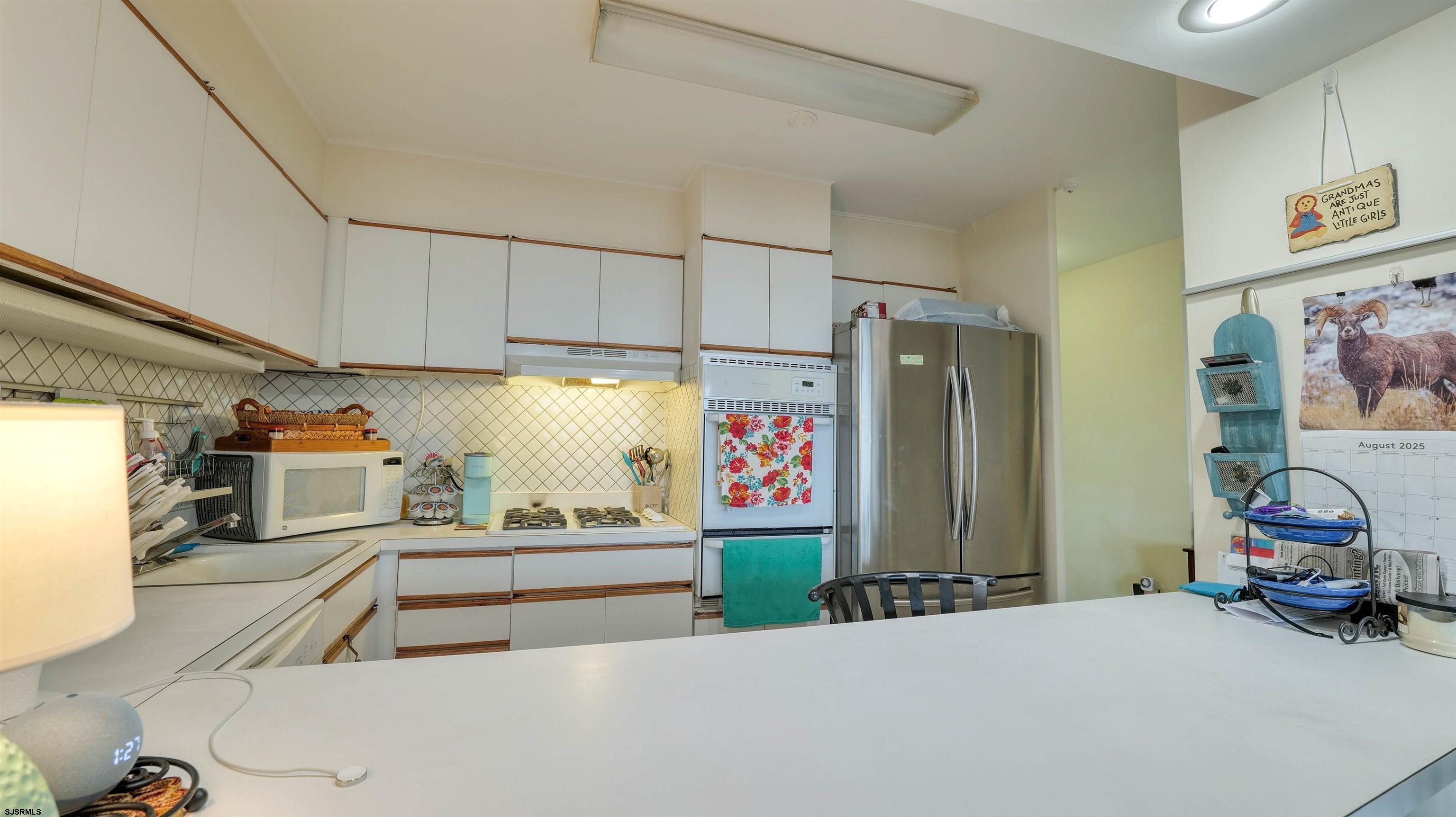 6101 Monmouth Avenue