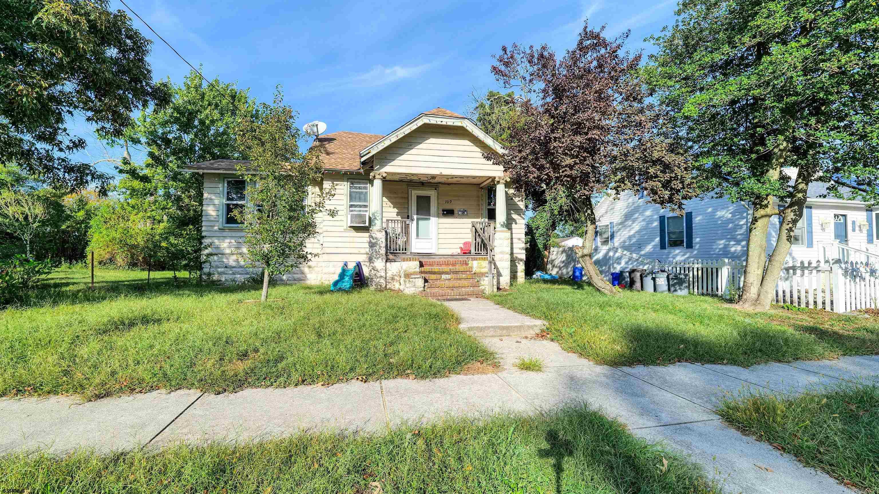 109 E Cedar Avenue