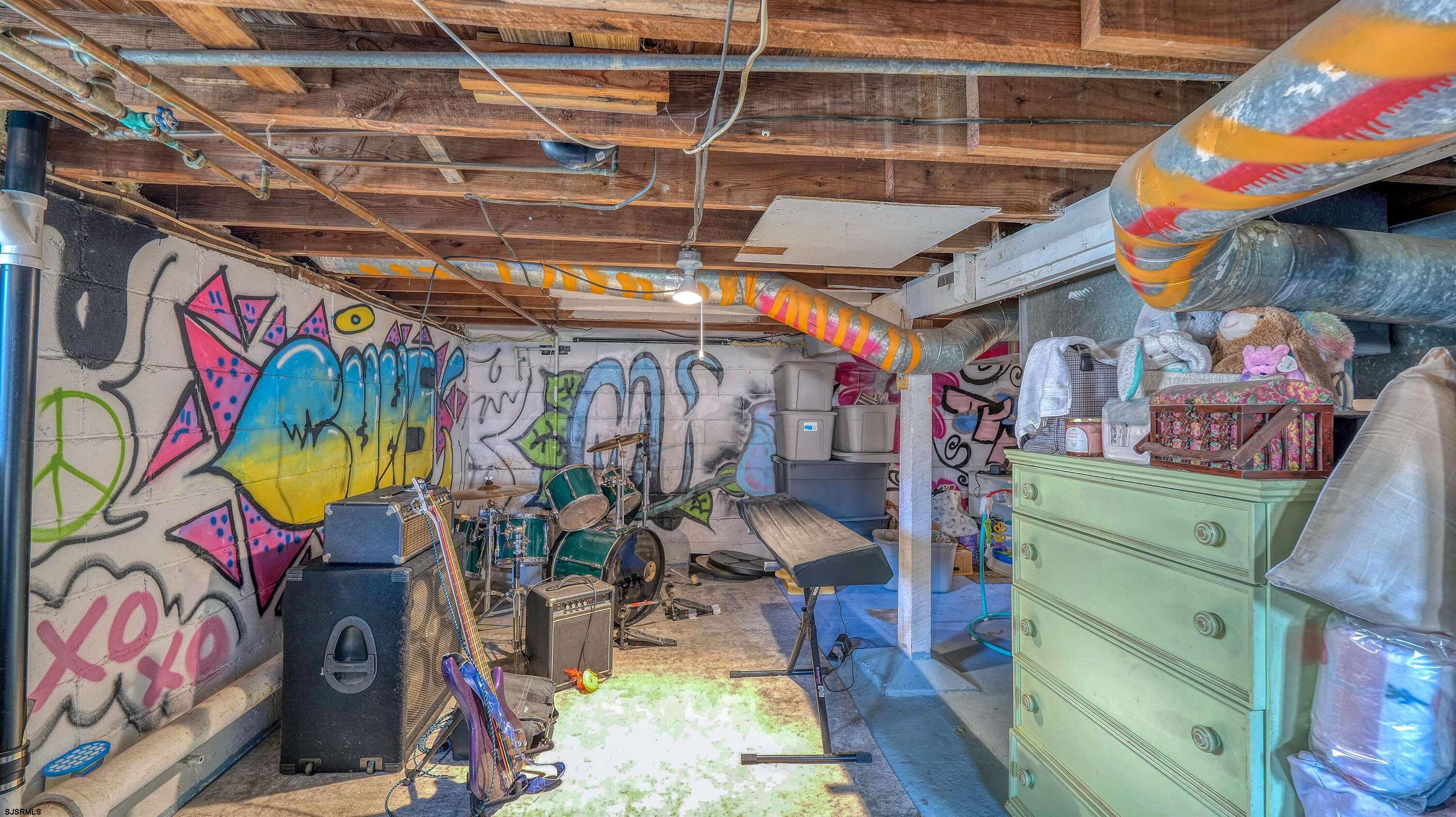 109 E Cedar Avenue