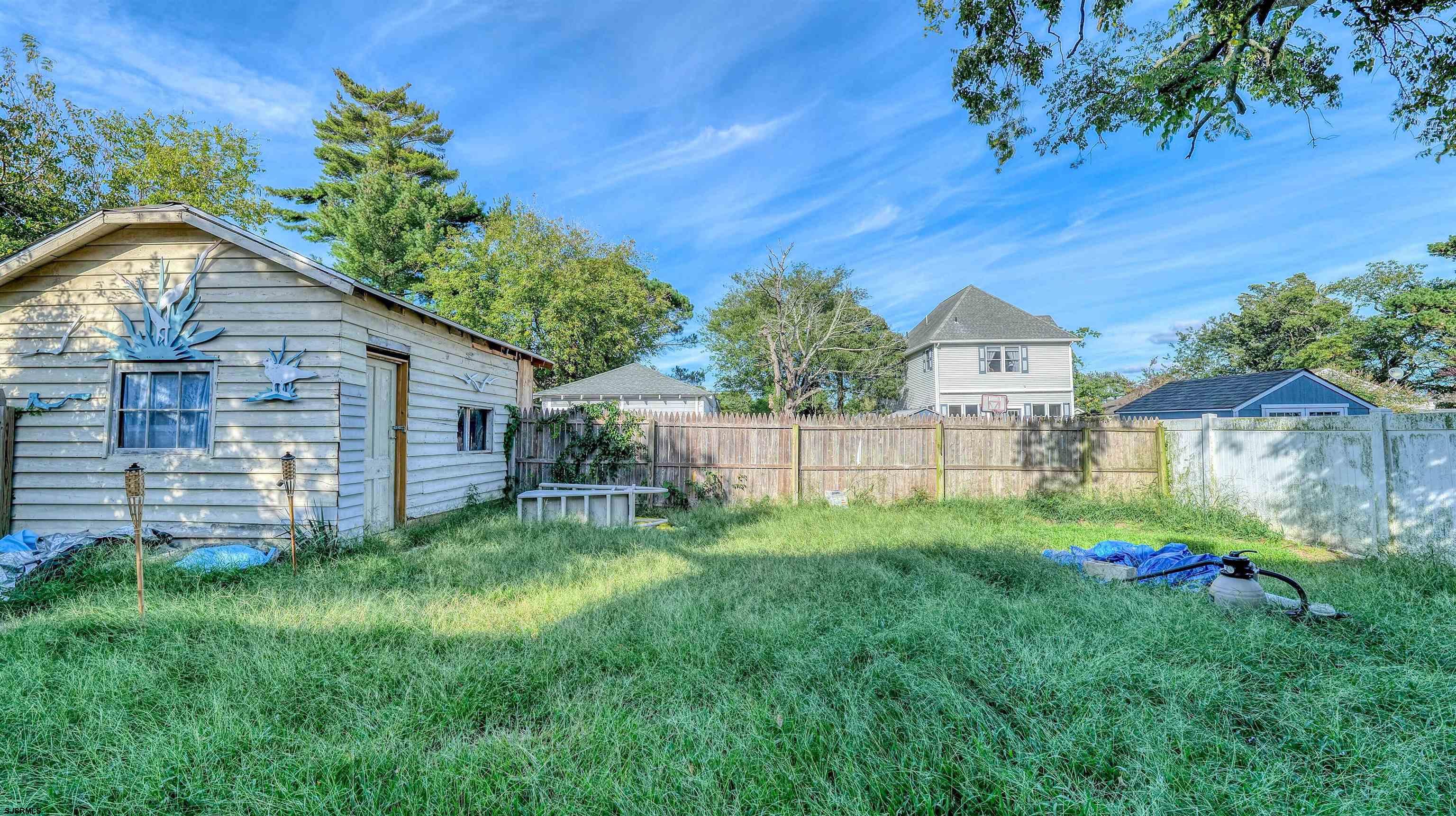109 E Cedar Avenue