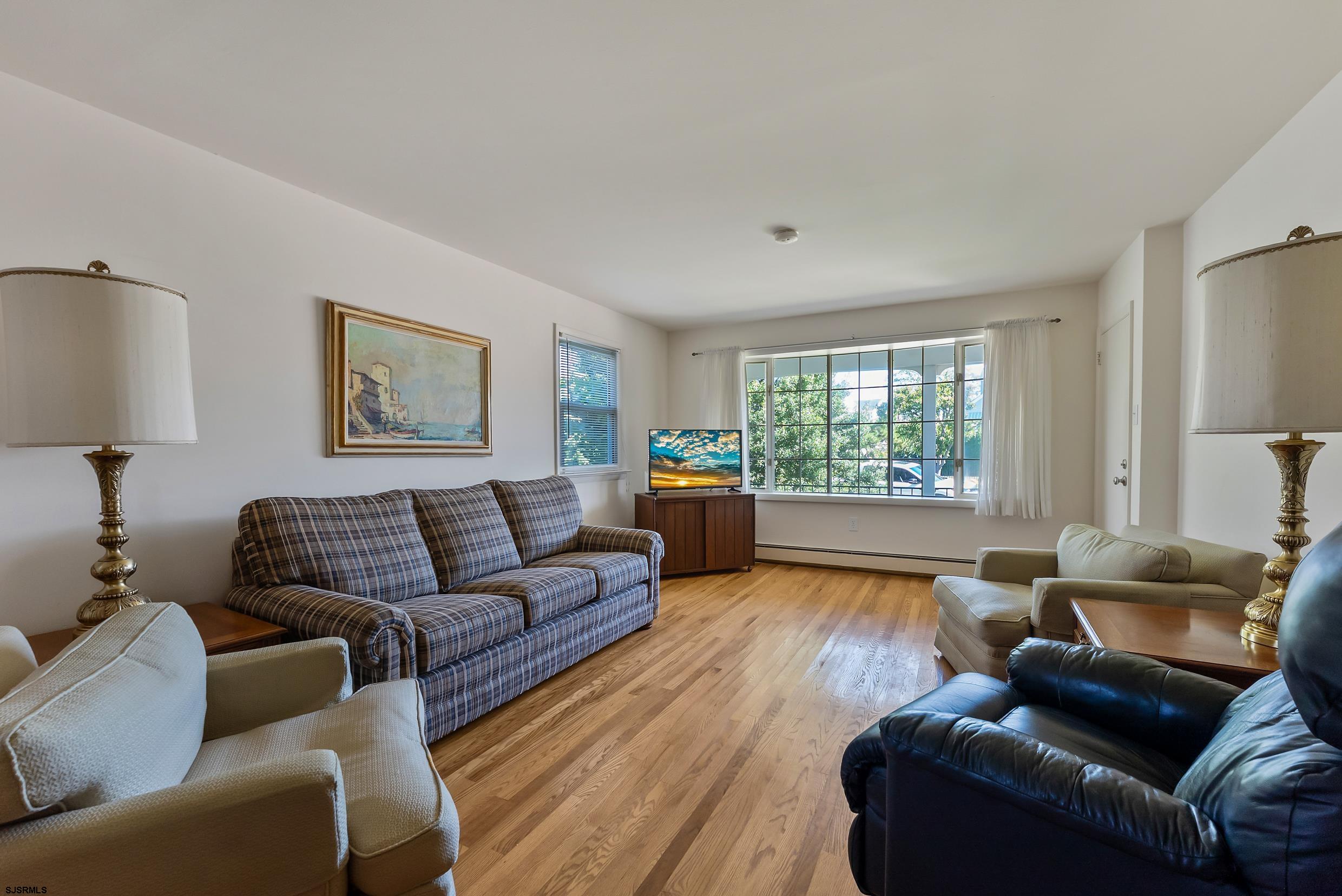 312 W Surf Road