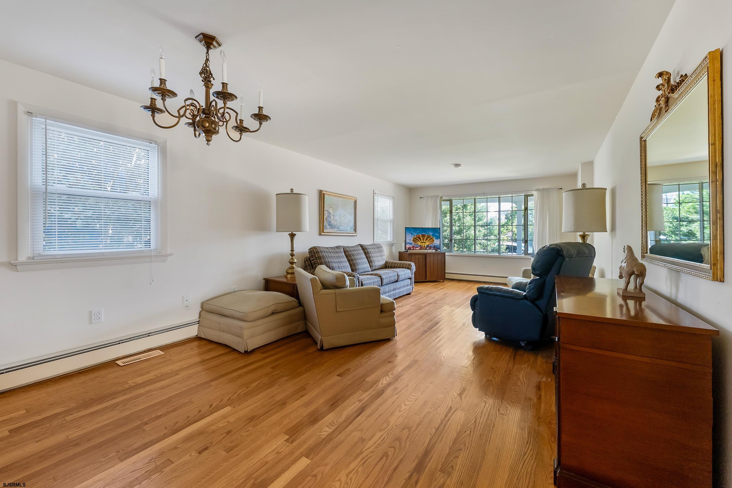 312 W Surf Road