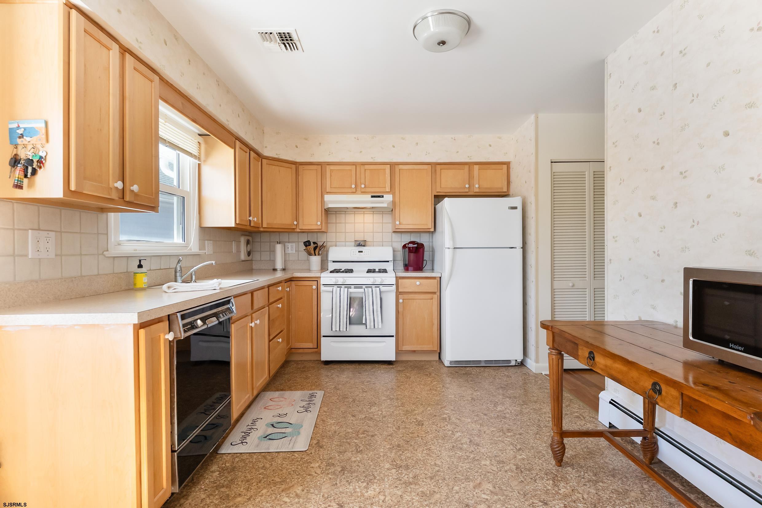 312 W Surf Road