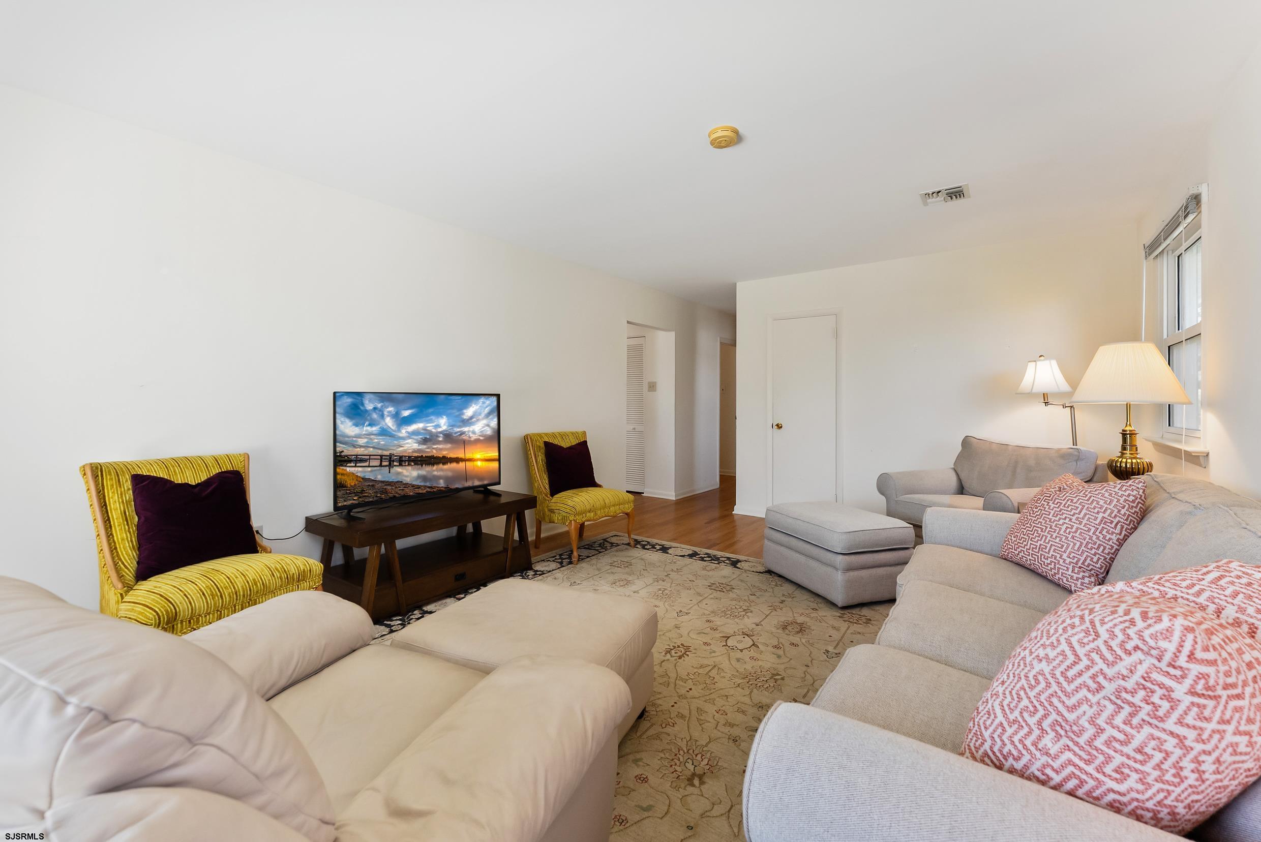 312 W Surf Road