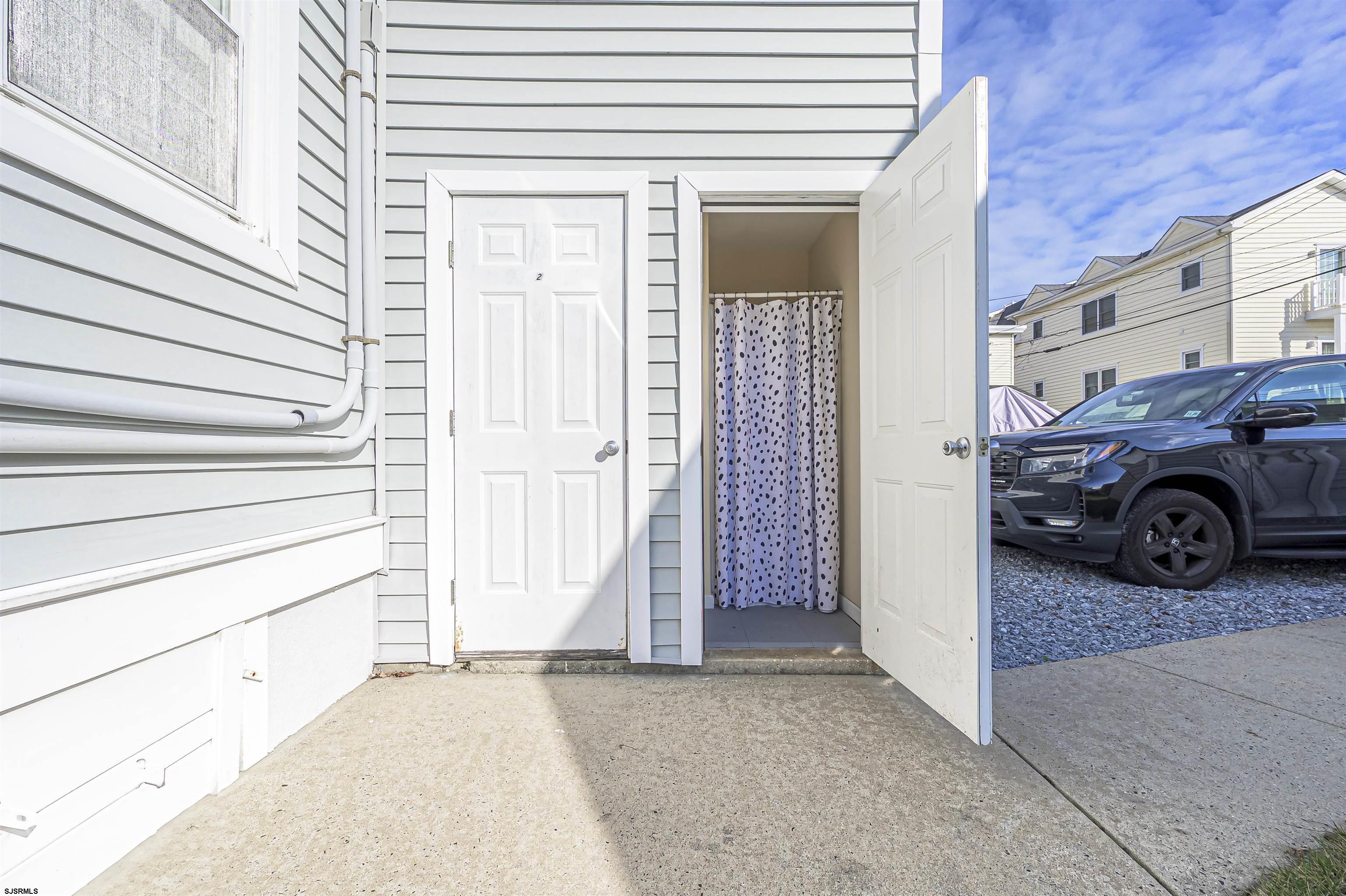 609 Wesley Avenue