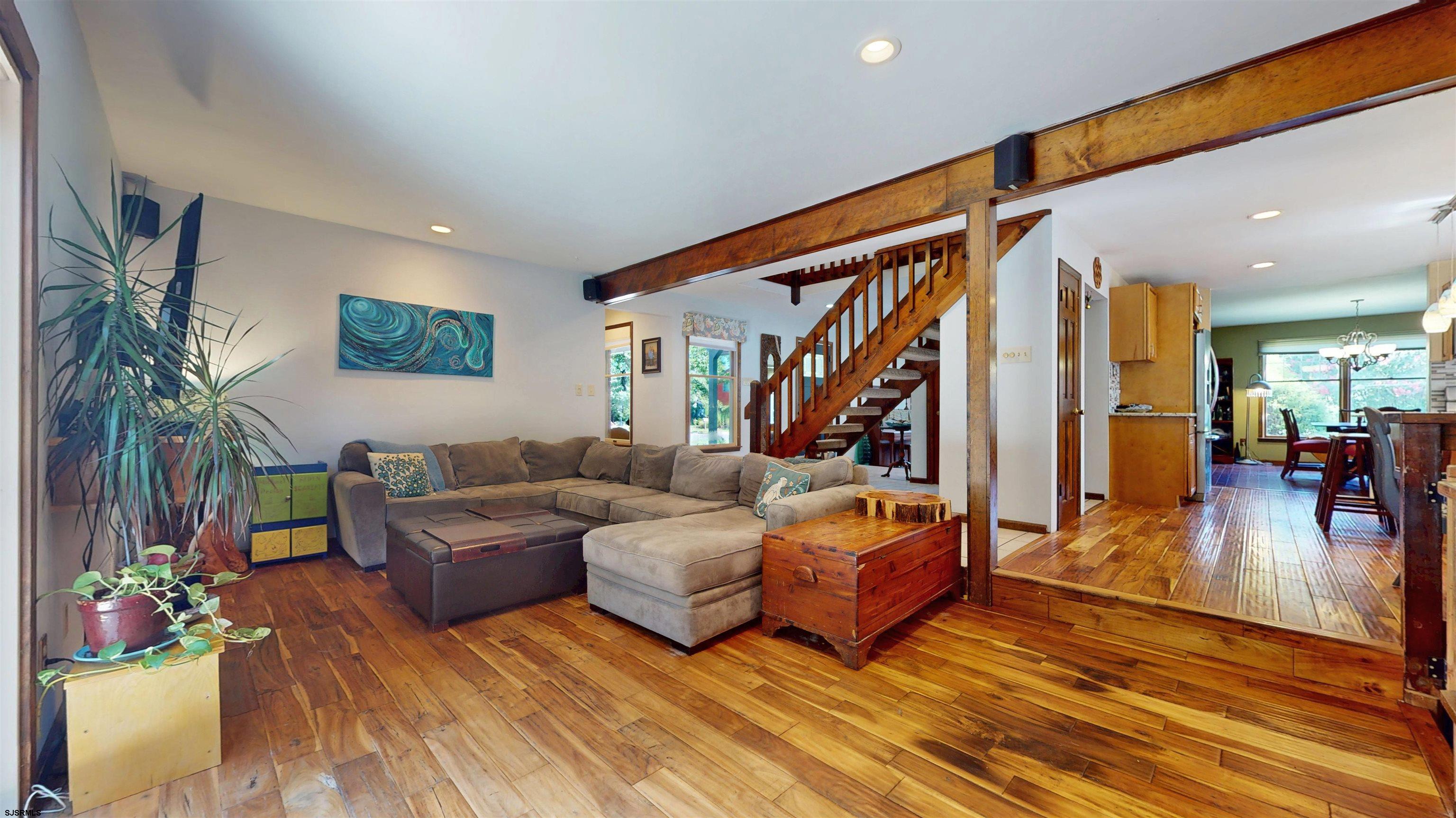 7 Woodstock Dr