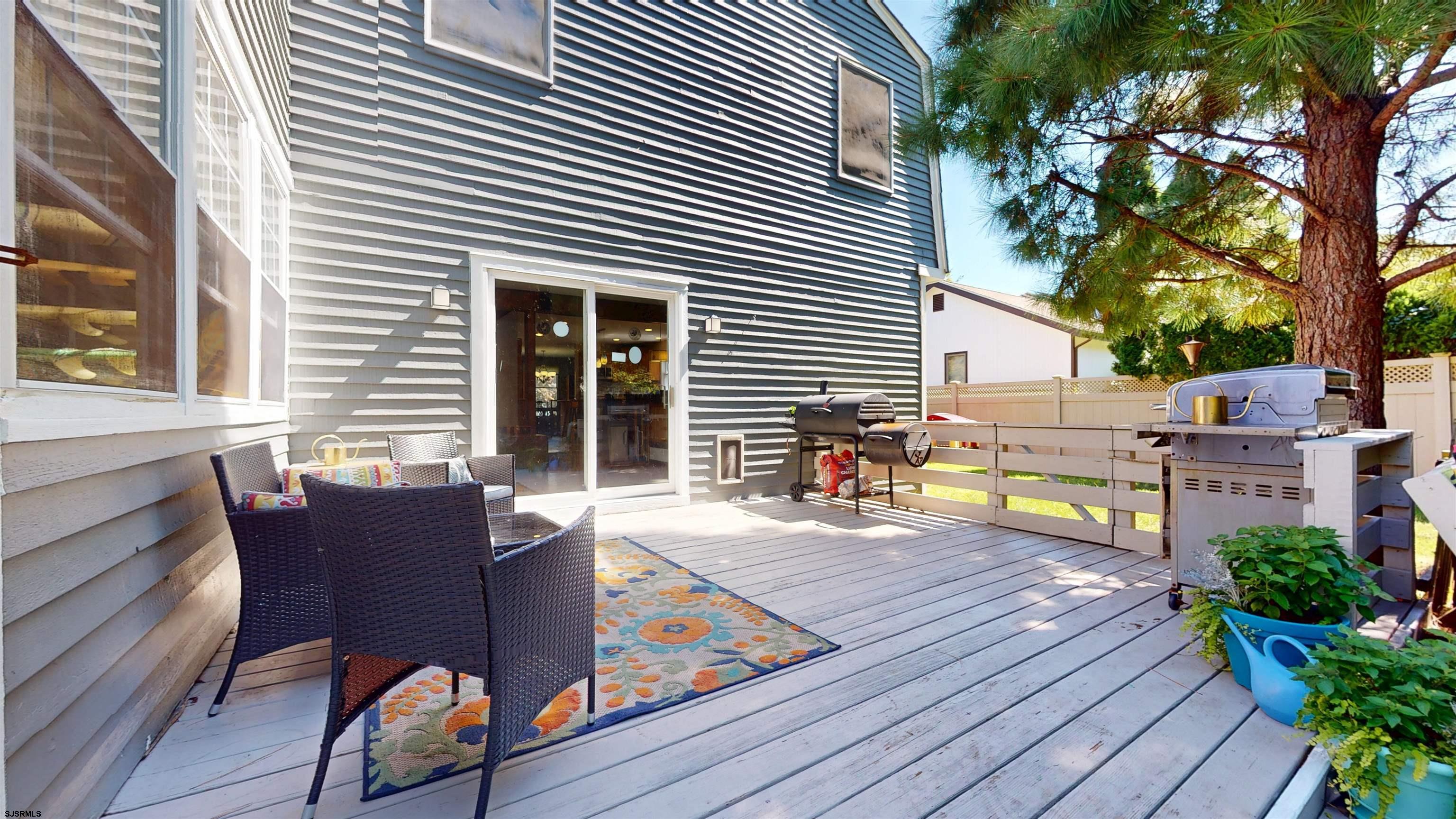 7 Woodstock Dr