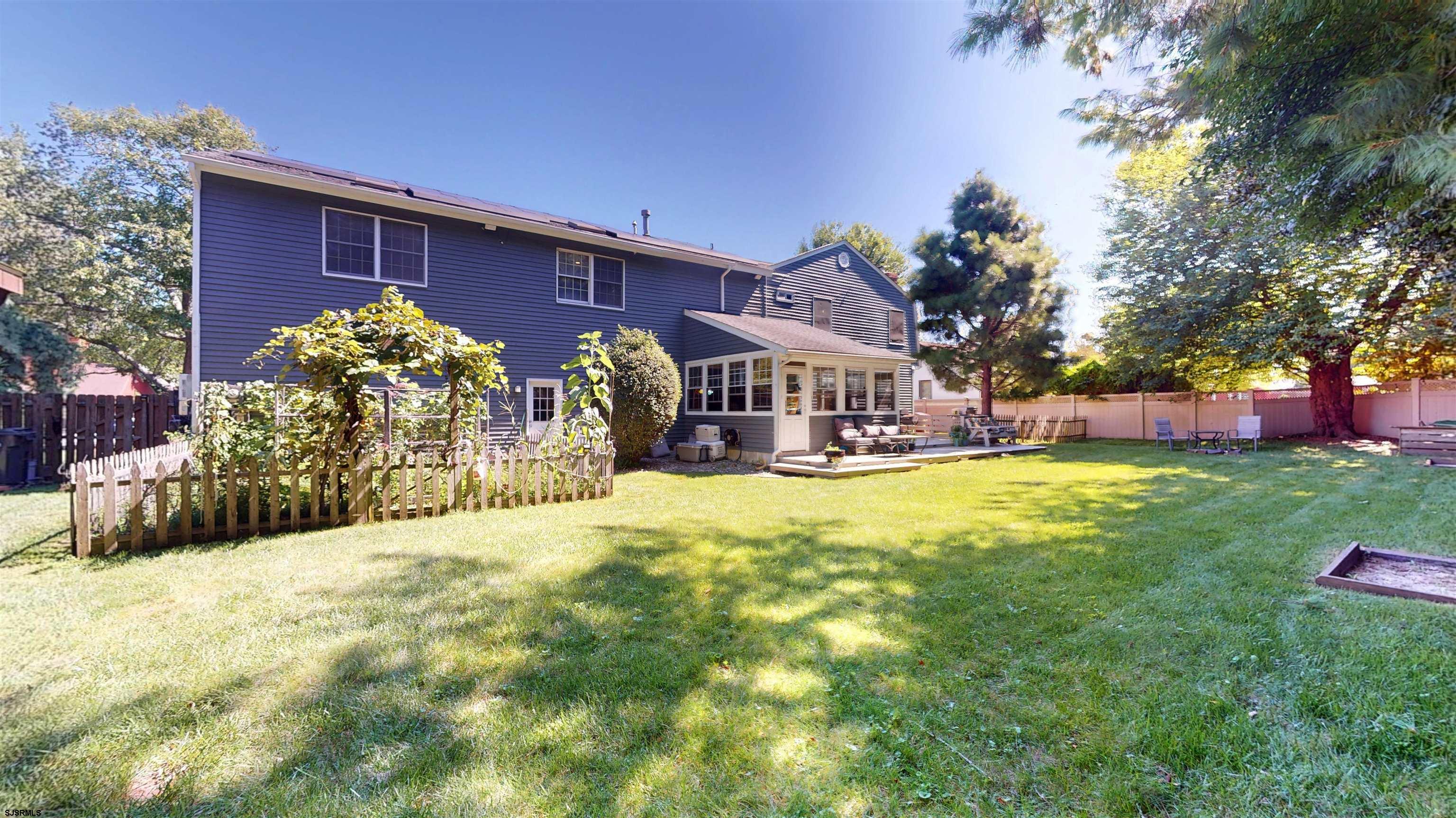 7 Woodstock Dr