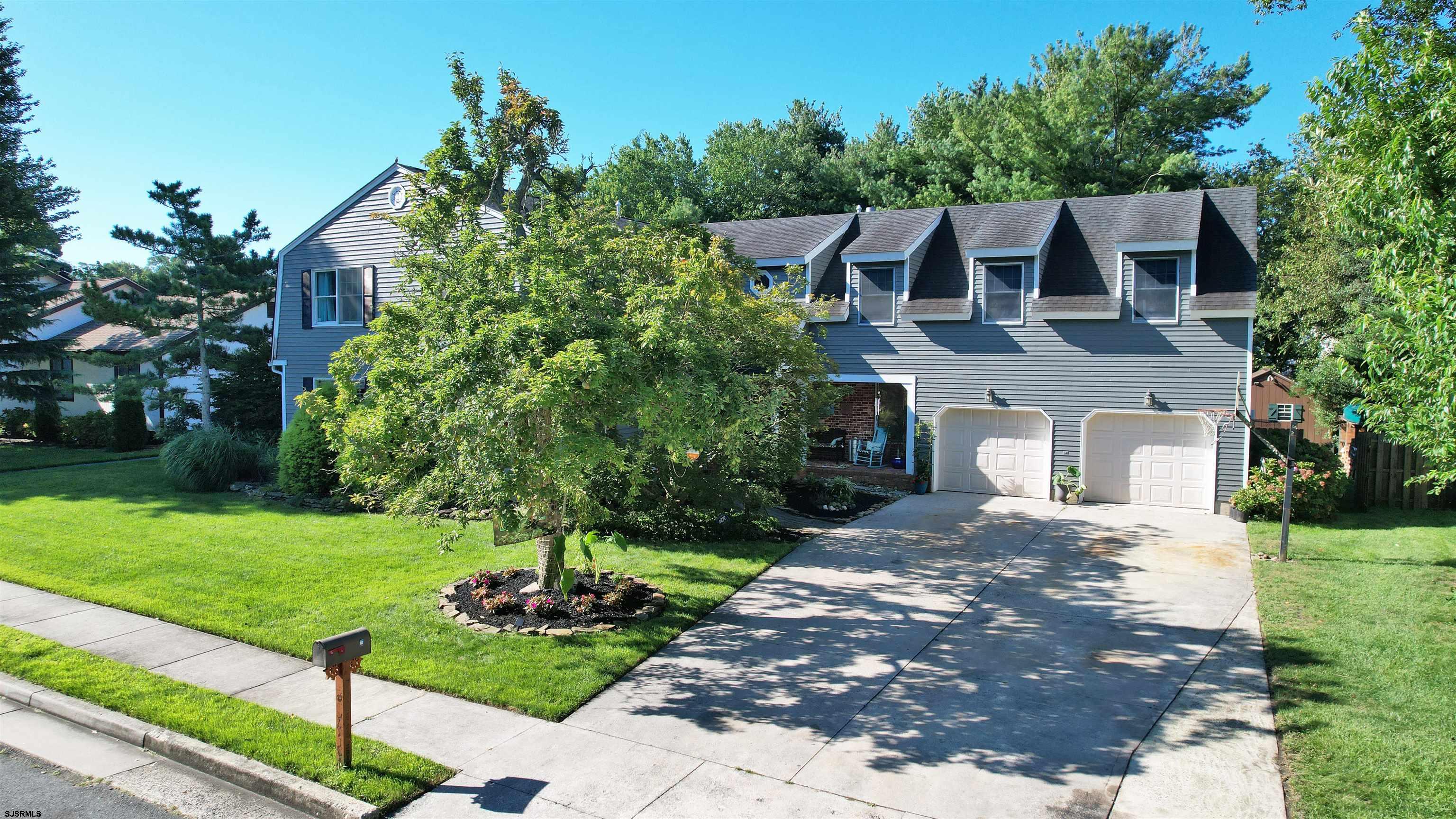 7 Woodstock Dr