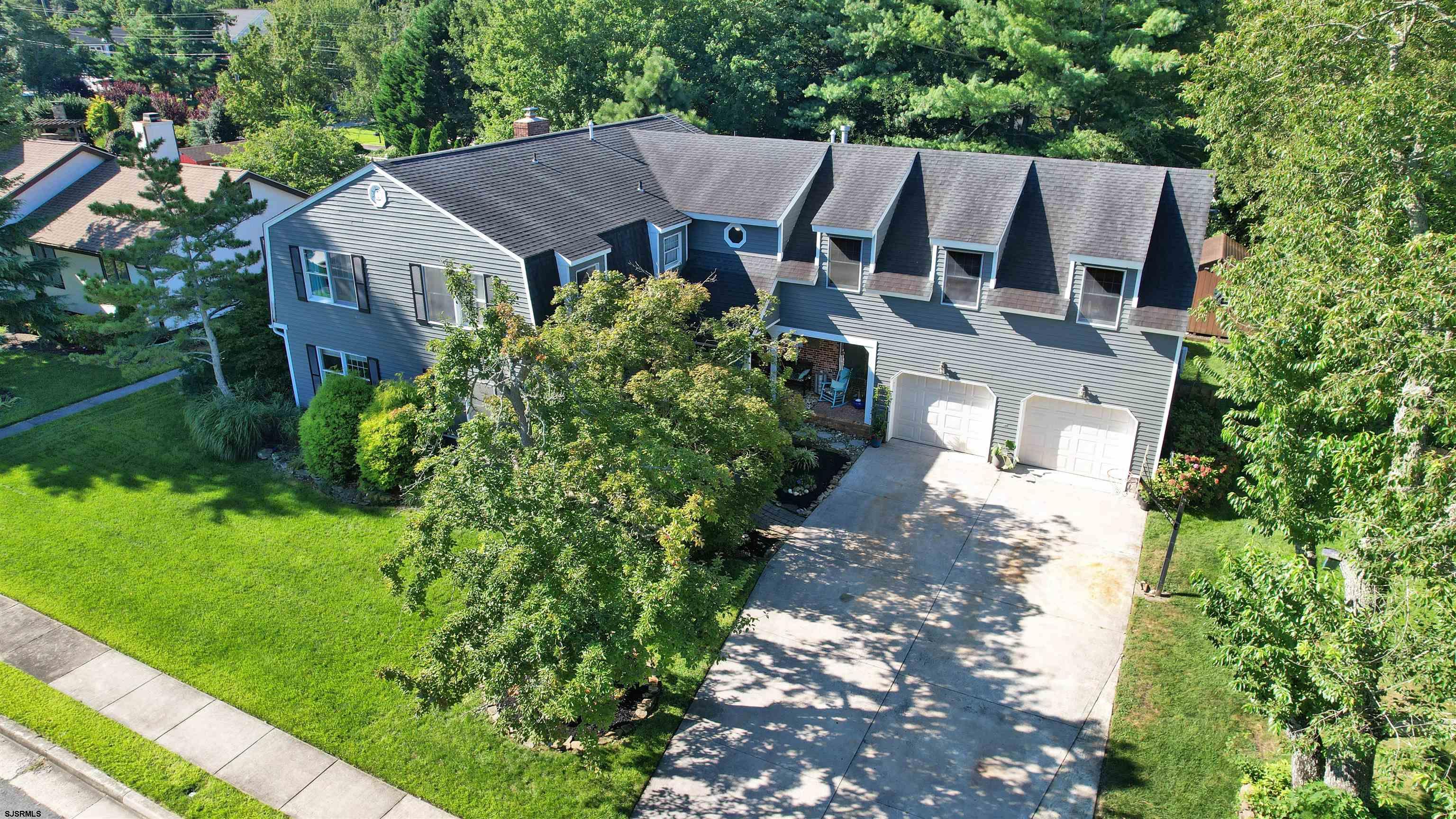 7 Woodstock Dr