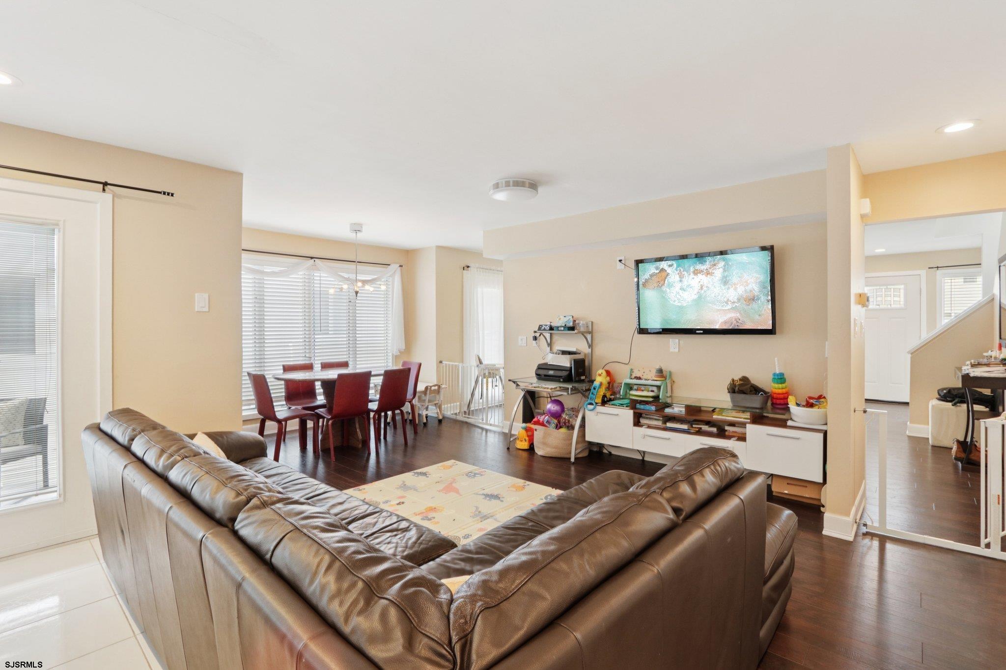 8 Seaside Ct